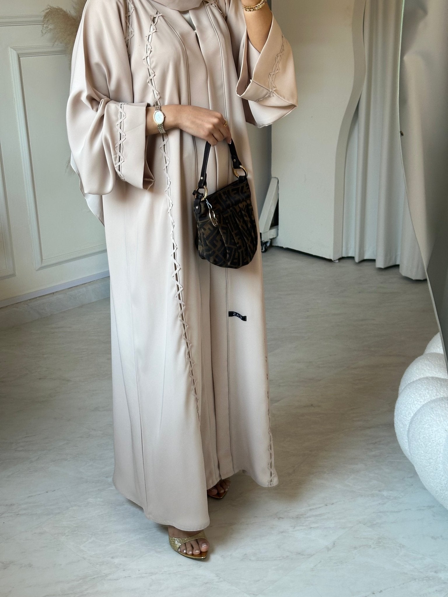 C 0675 Cream Abaya
