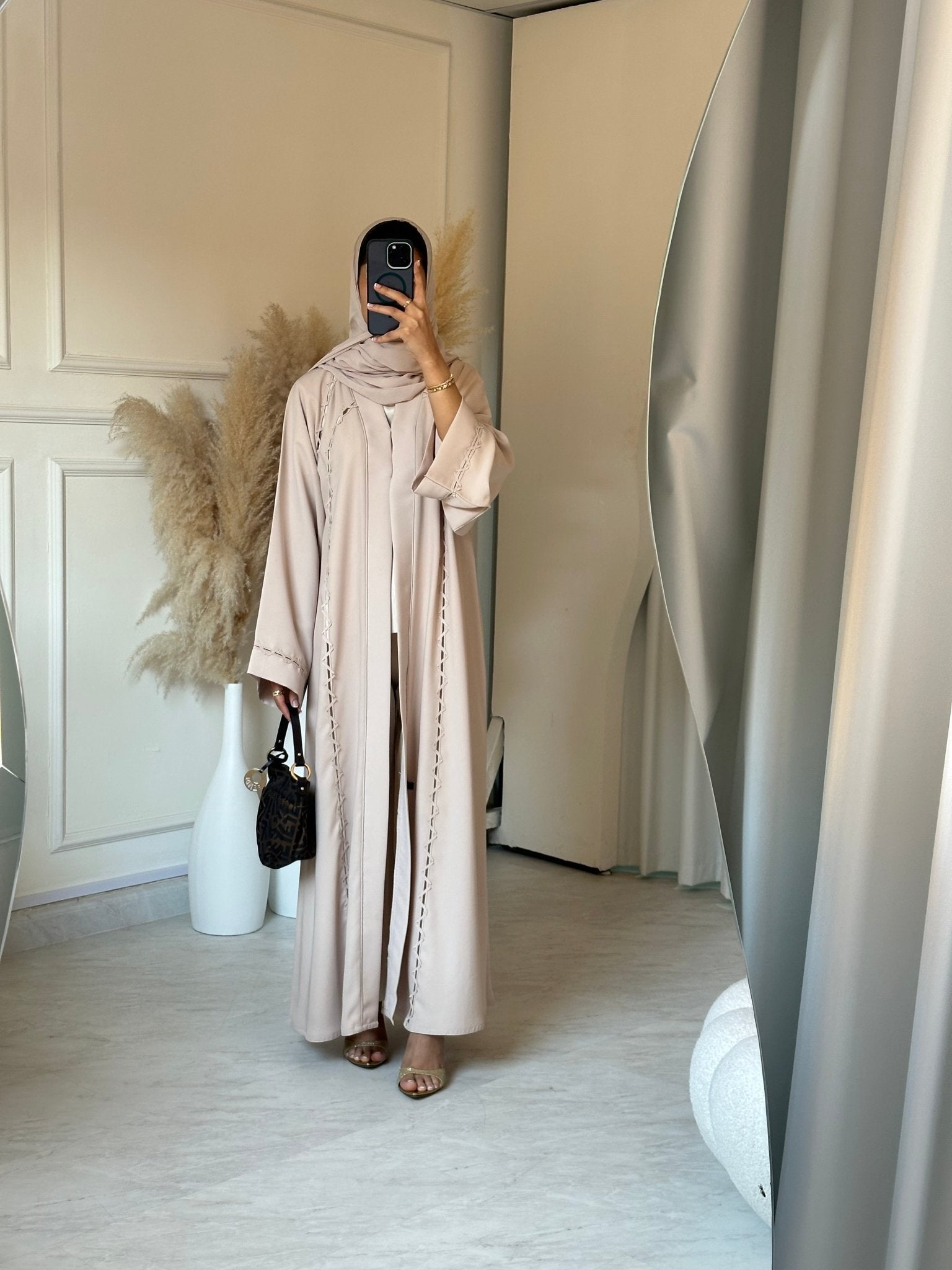 C 0675 Cream Abaya