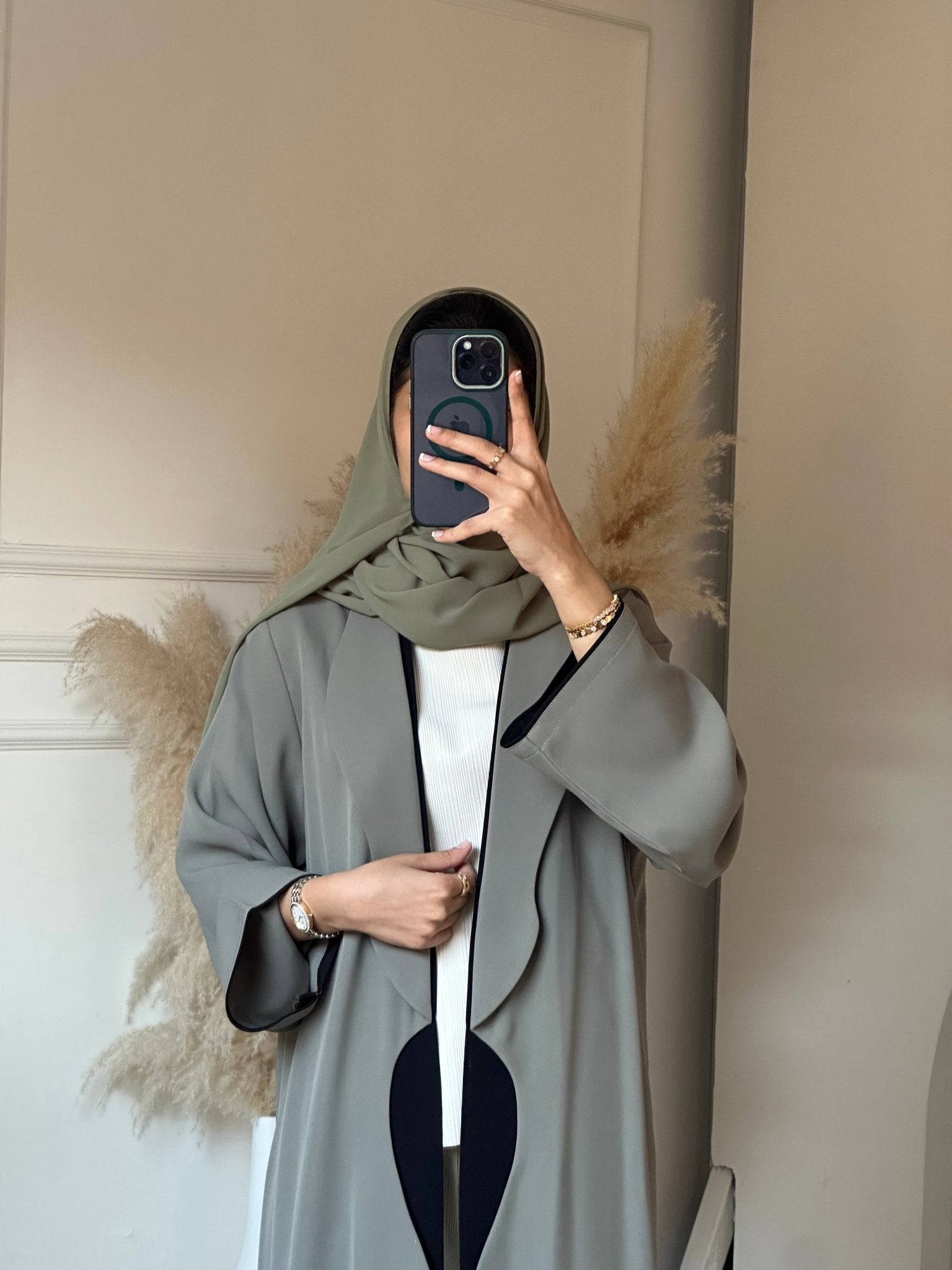 C 0677 Olive Abaya