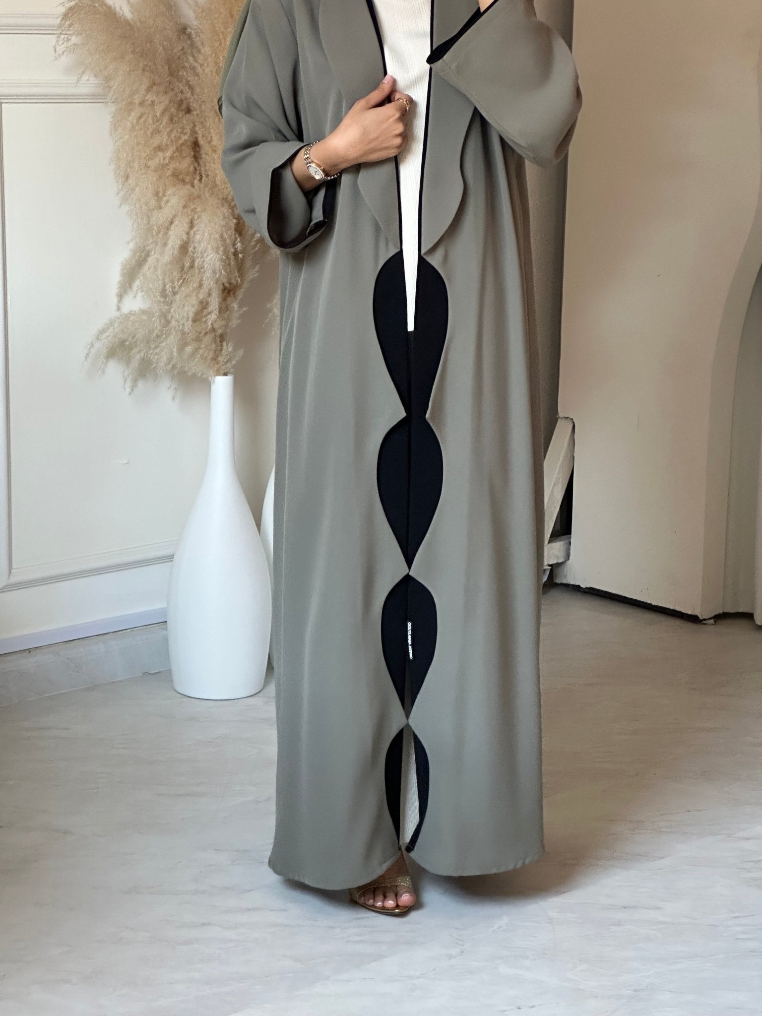 C 0677 Olive Abaya