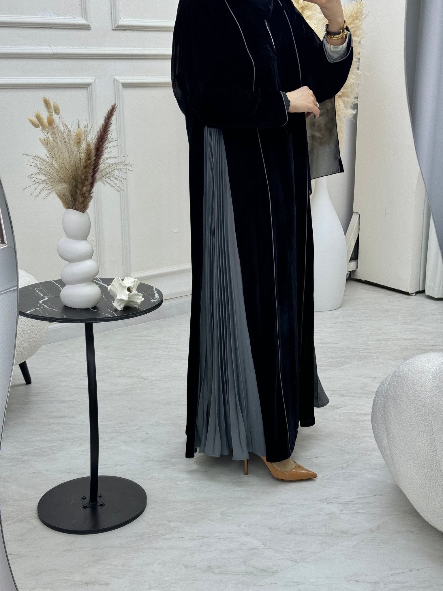 C 0679 Pleated Velvet Coat Abaya