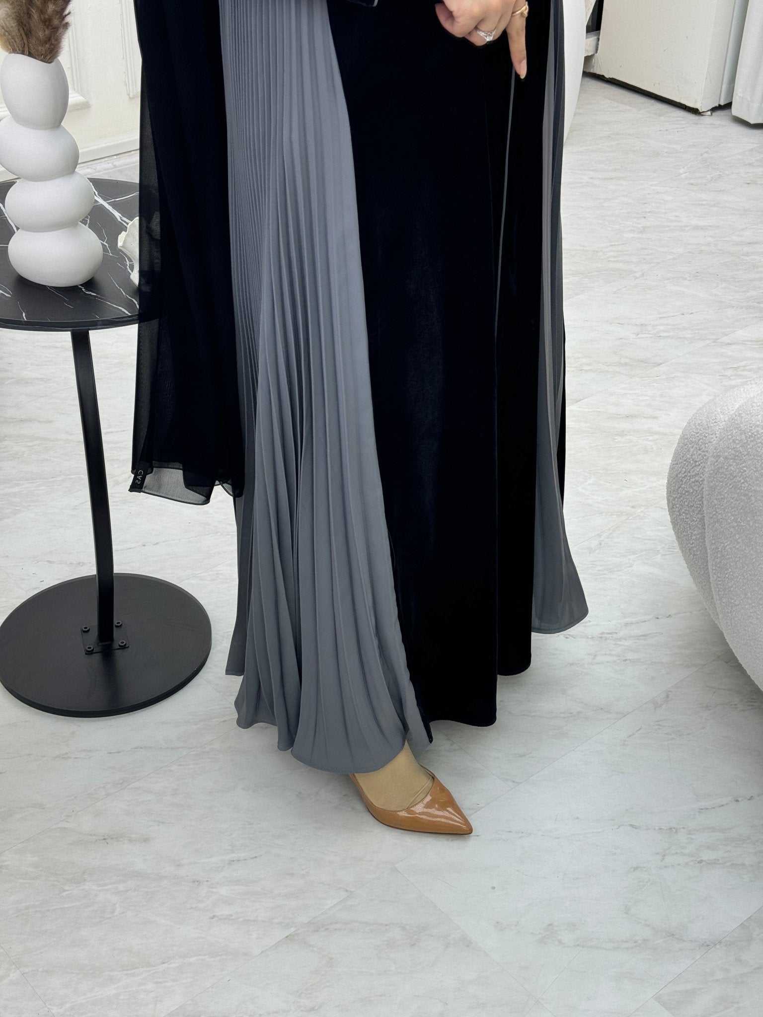 C 0679 Pleated Velvet Coat Abaya