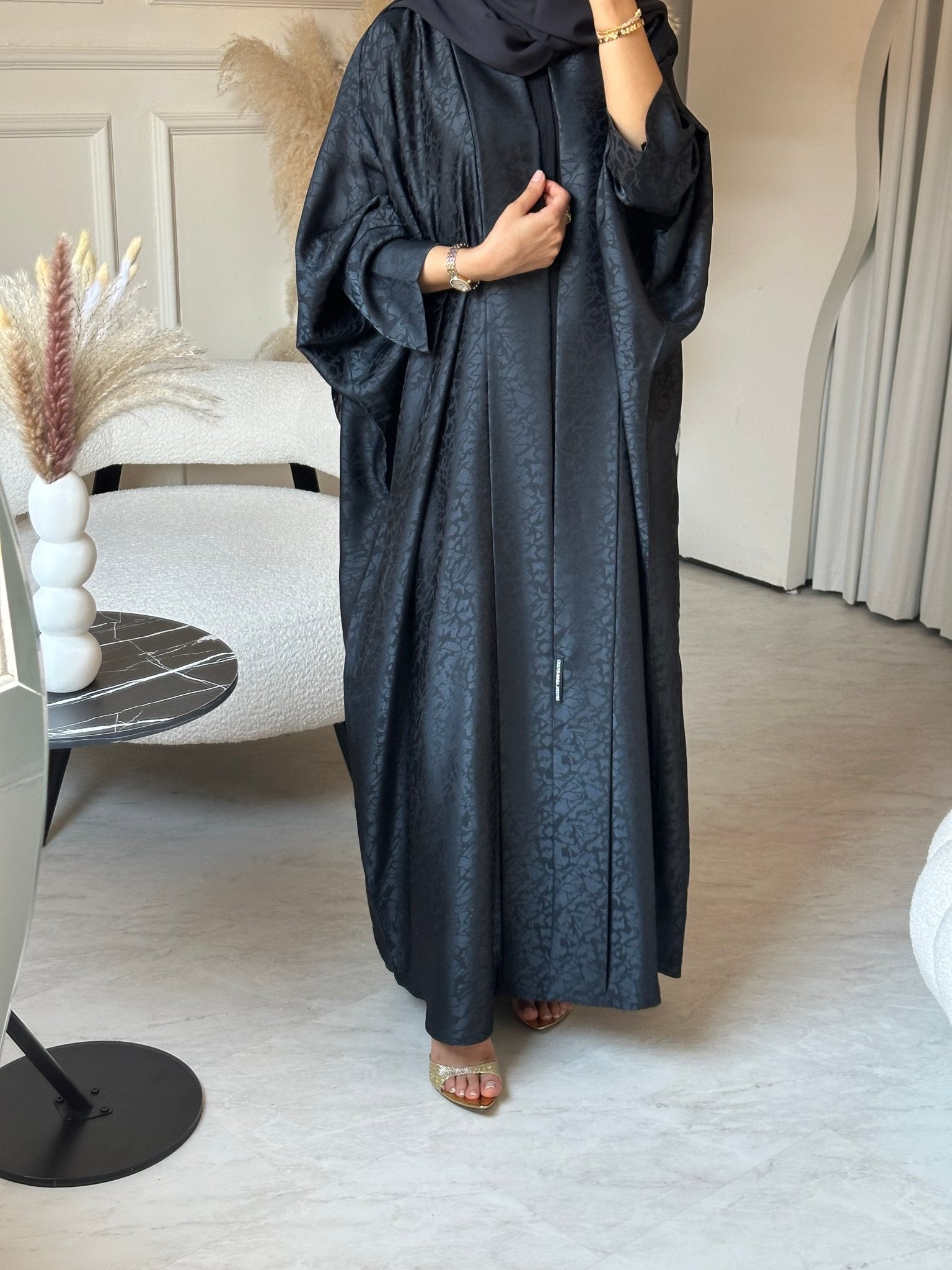 C 0680 - 04 Navy Blue Printed Abaya