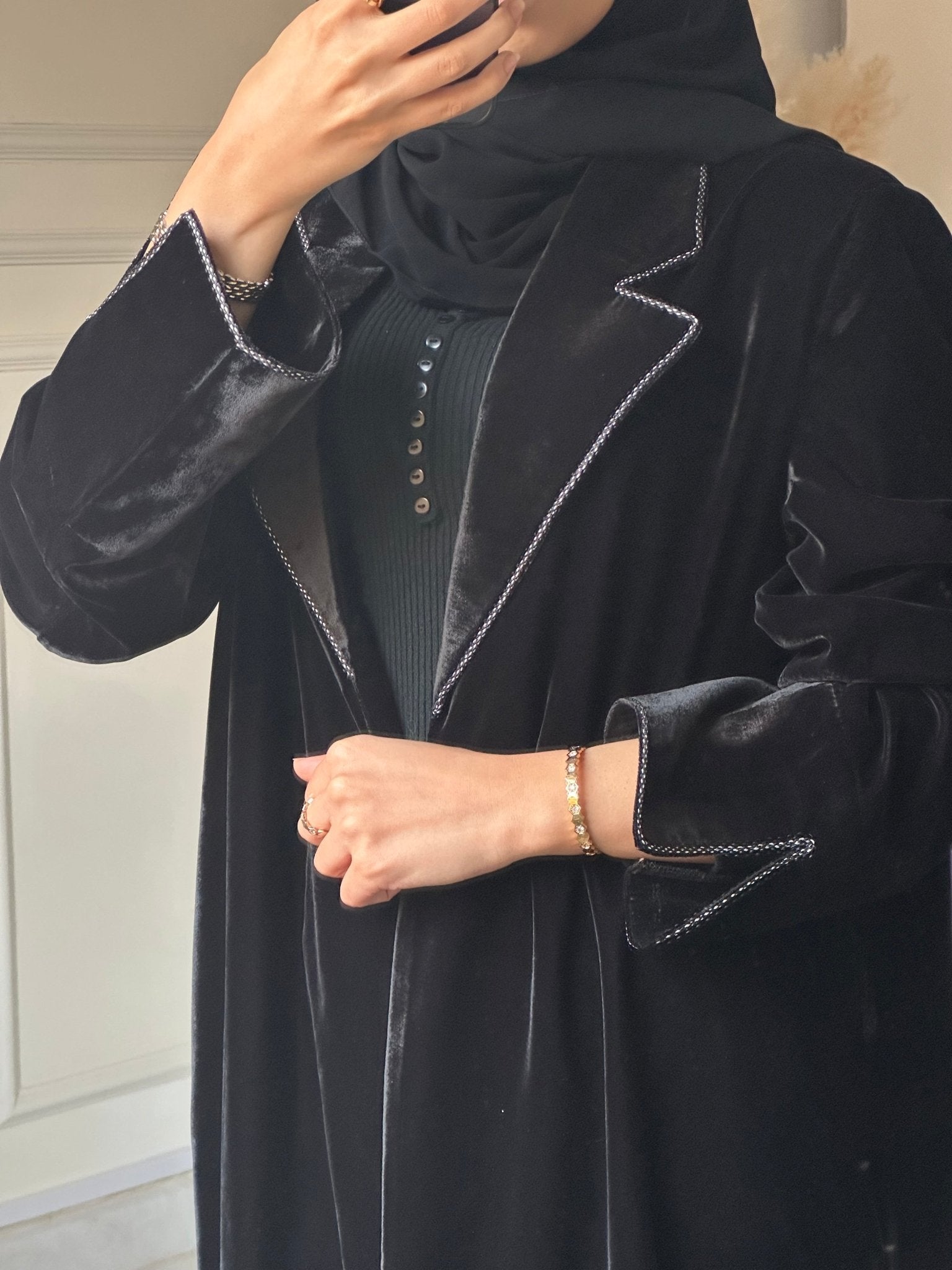 C 0723 Velvet Coat Black Abaya