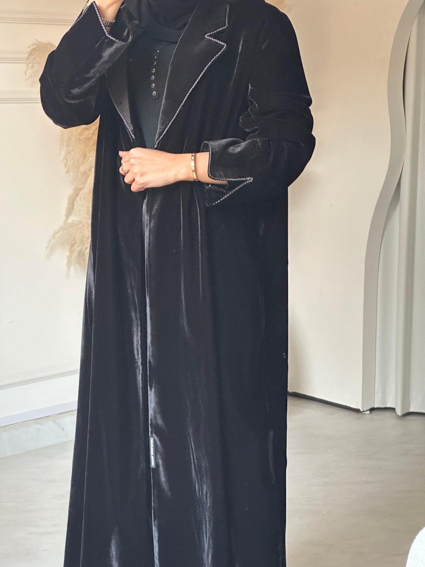 C 0723 Velvet Coat Black Abaya