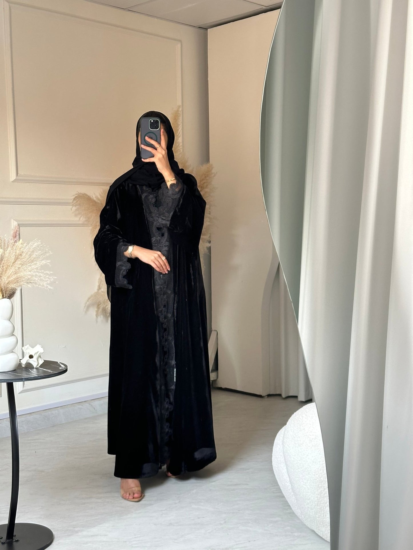 C 0725 Velvet Lace Black Abaya