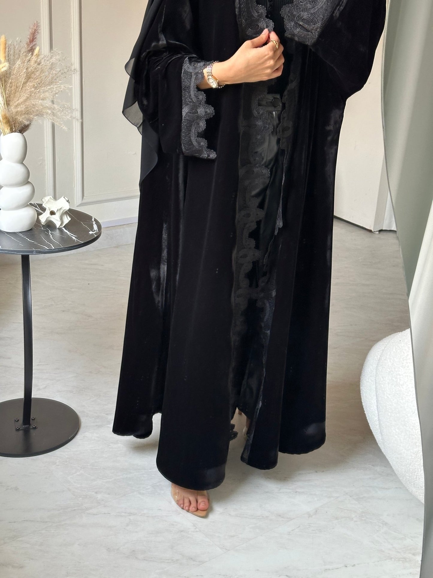 C 0725 Velvet Lace Black Abaya