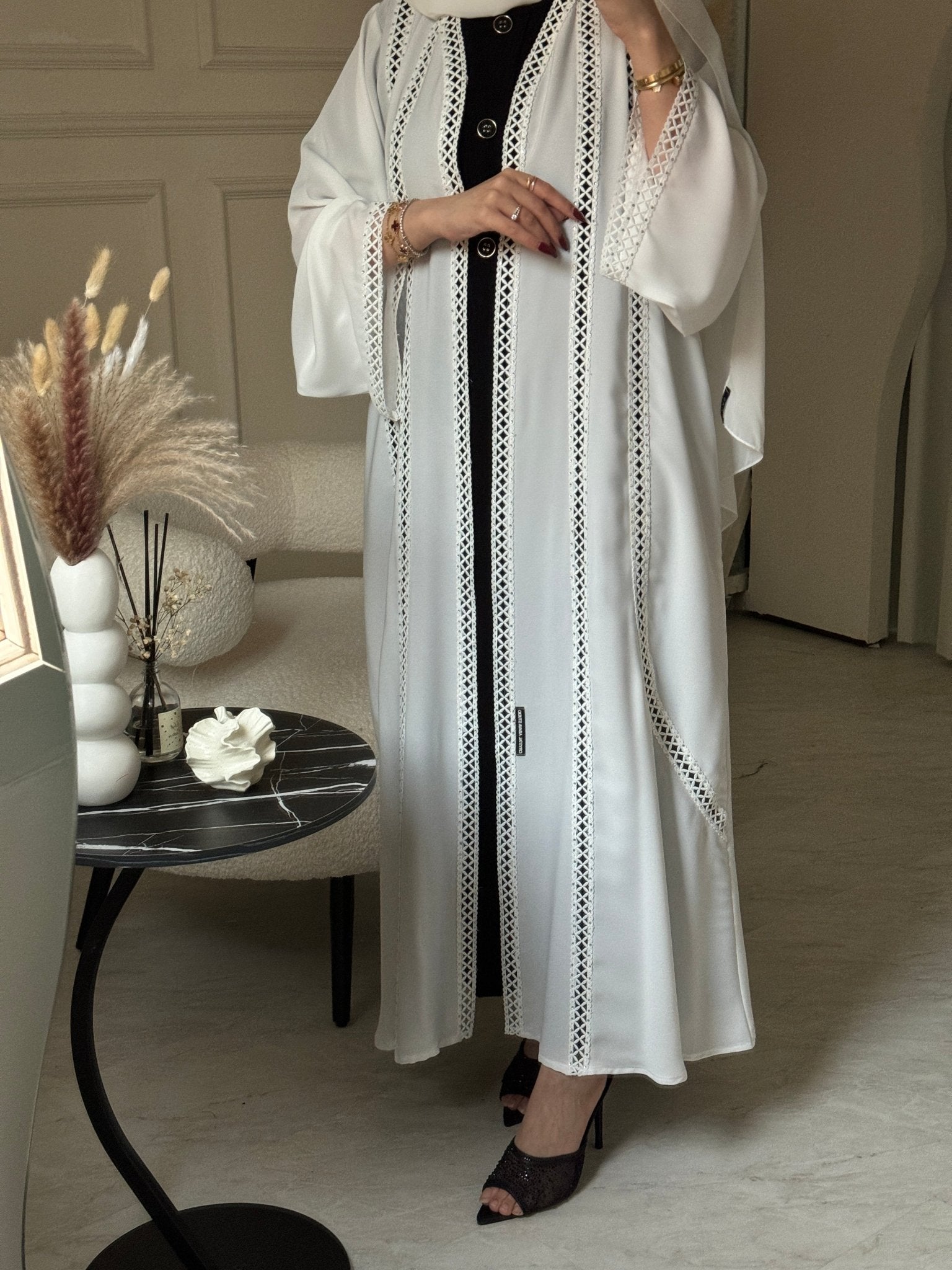 C 0789 White Lace Nada Abaya