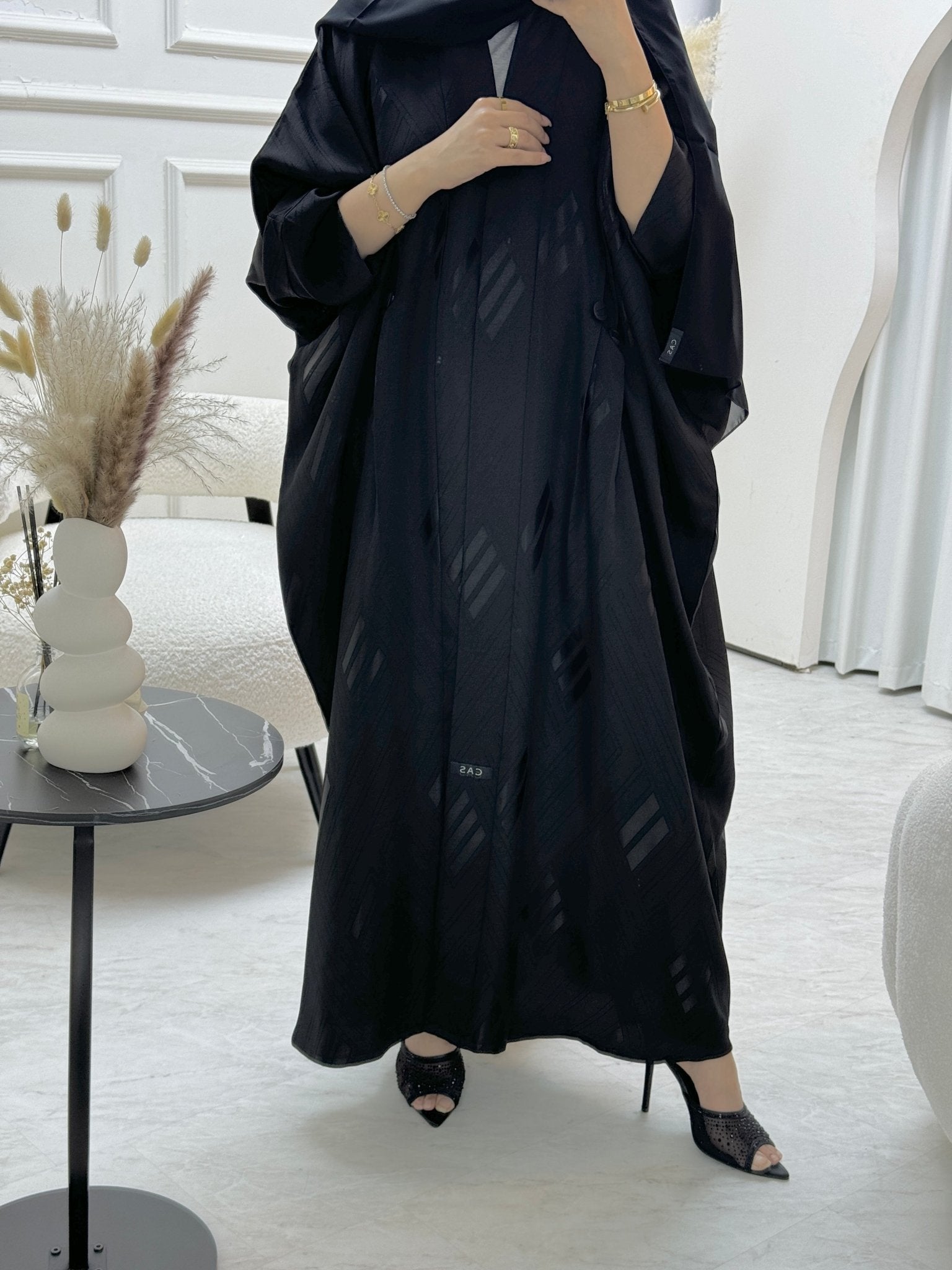 C 0814 Black Bisht Abaya