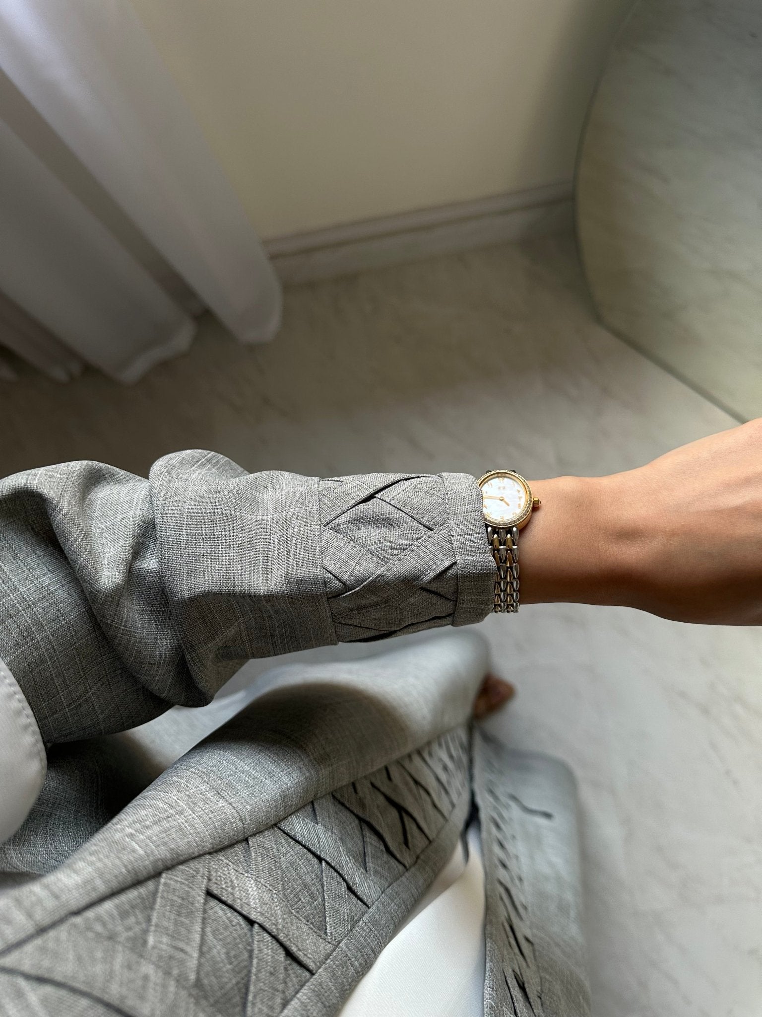 C 0825 Light Grey Abaya