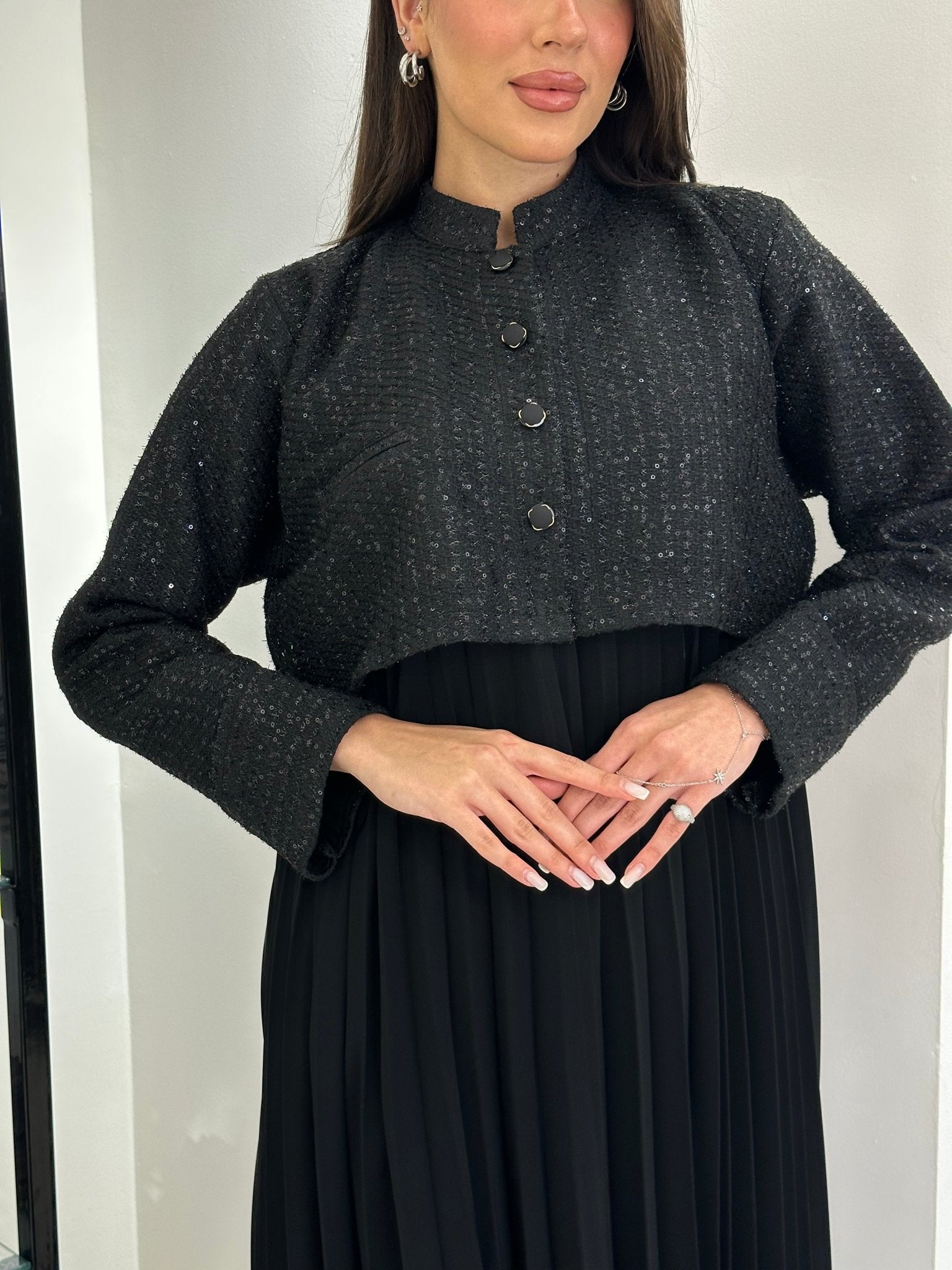 C 0828 - 01 Black Pleated Abaya