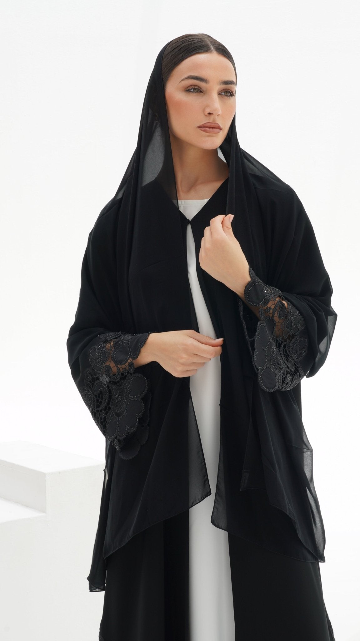 C 1114 Black Abaya