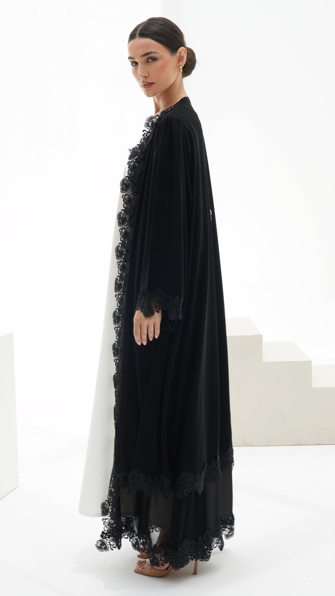 C 1123 Black Abaya