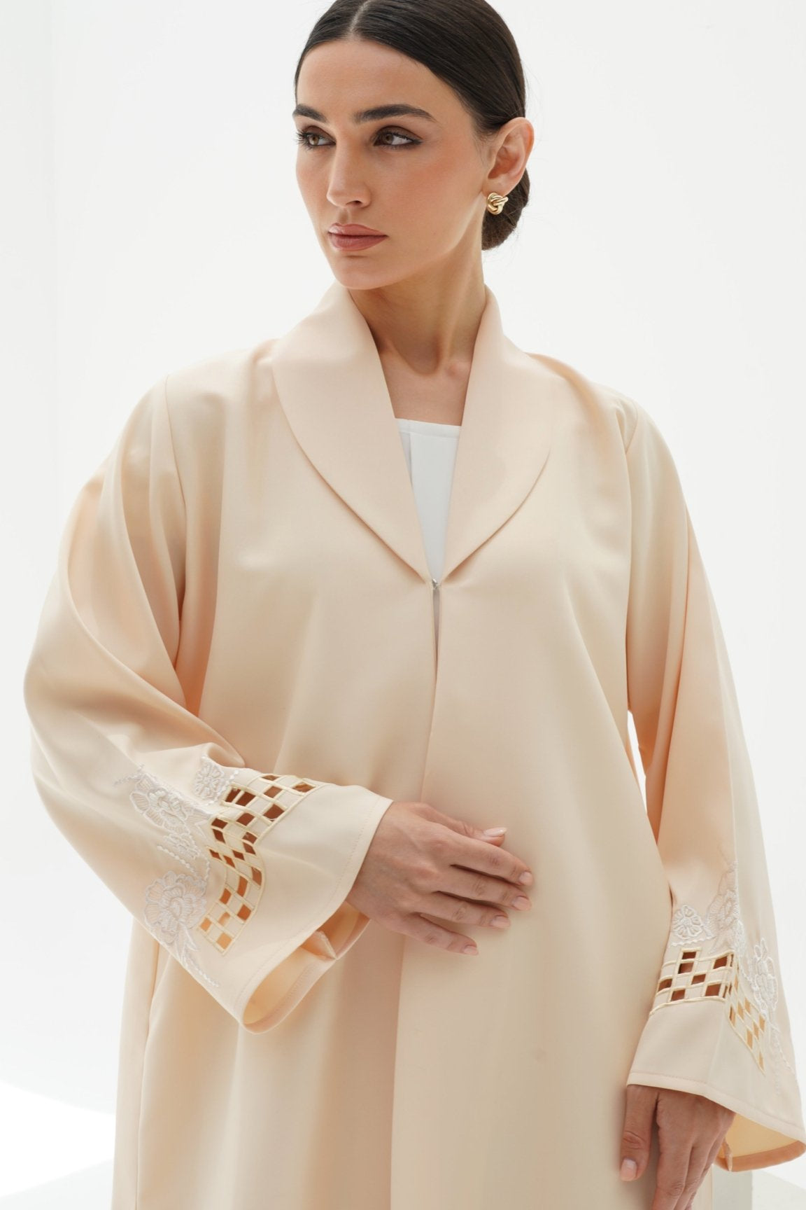 C 1146 Cream Abaya
