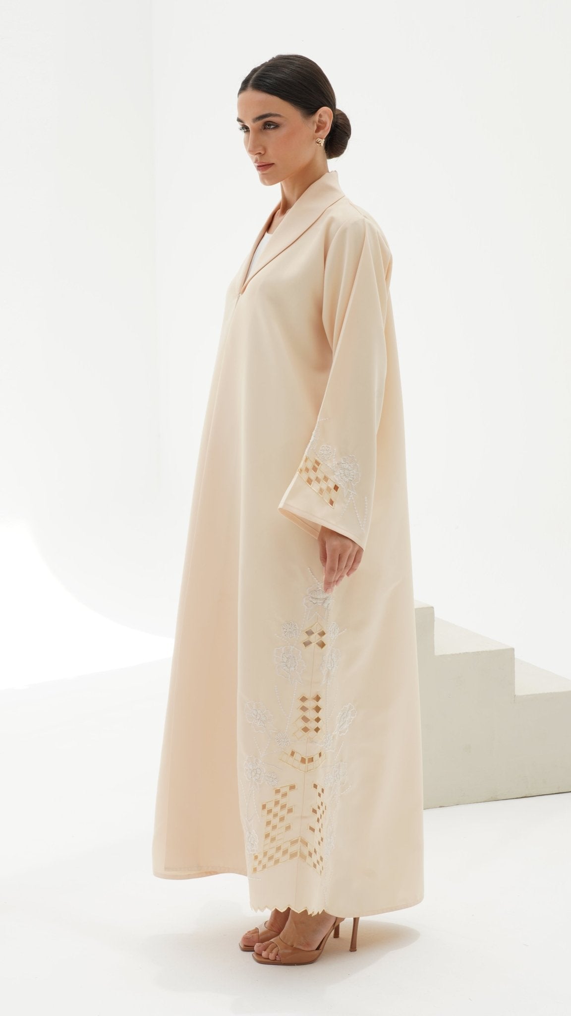 C 1146 Cream Abaya