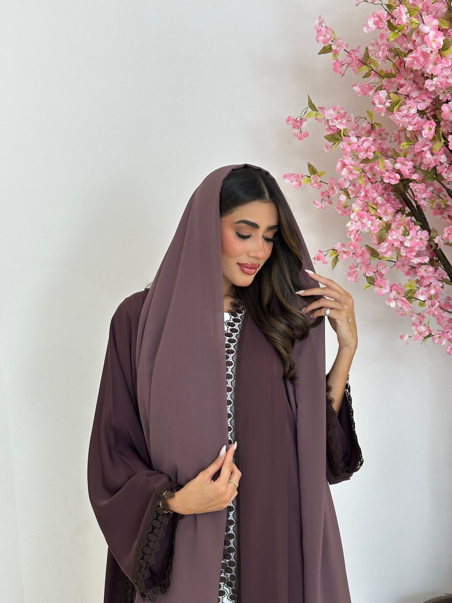 C 1238 Wood Lace Abaya