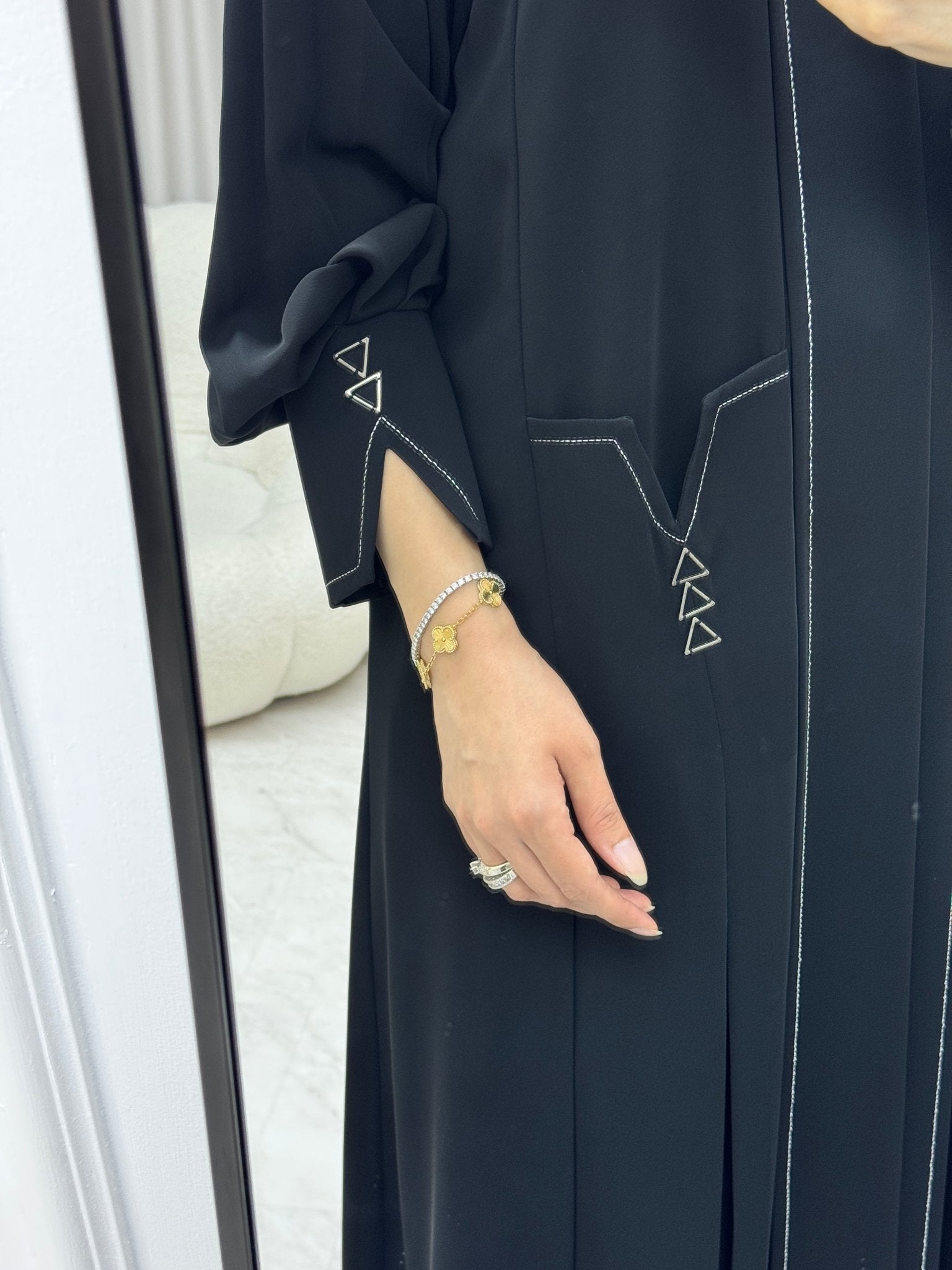 C 1335 Black Abaya