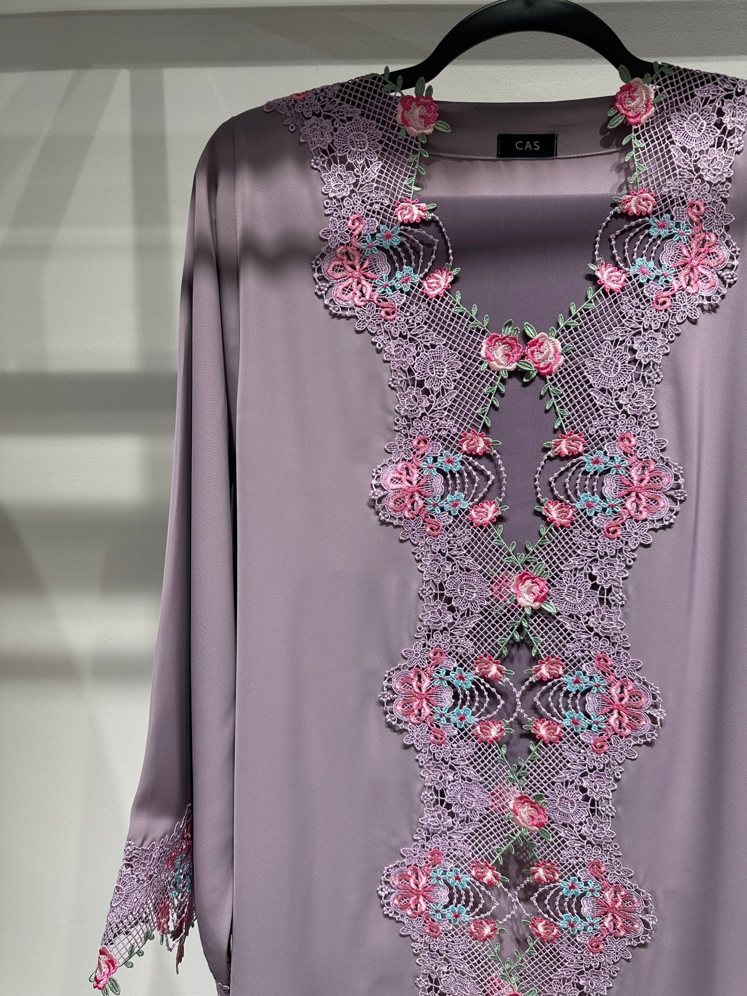 C 1418 - 03 Lavender Floral Lace Abaya