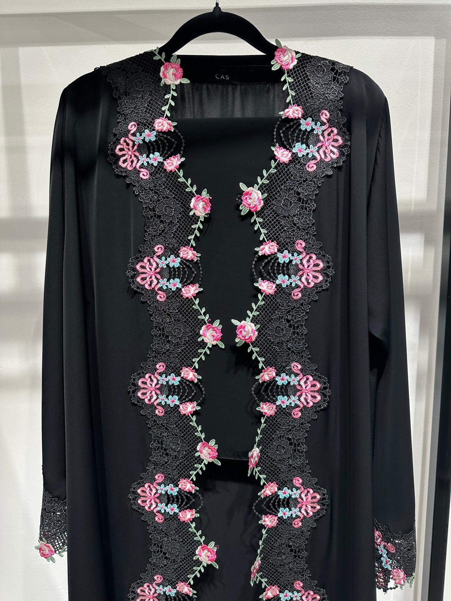 C 1418 - 05 Black Floral Lace Abaya