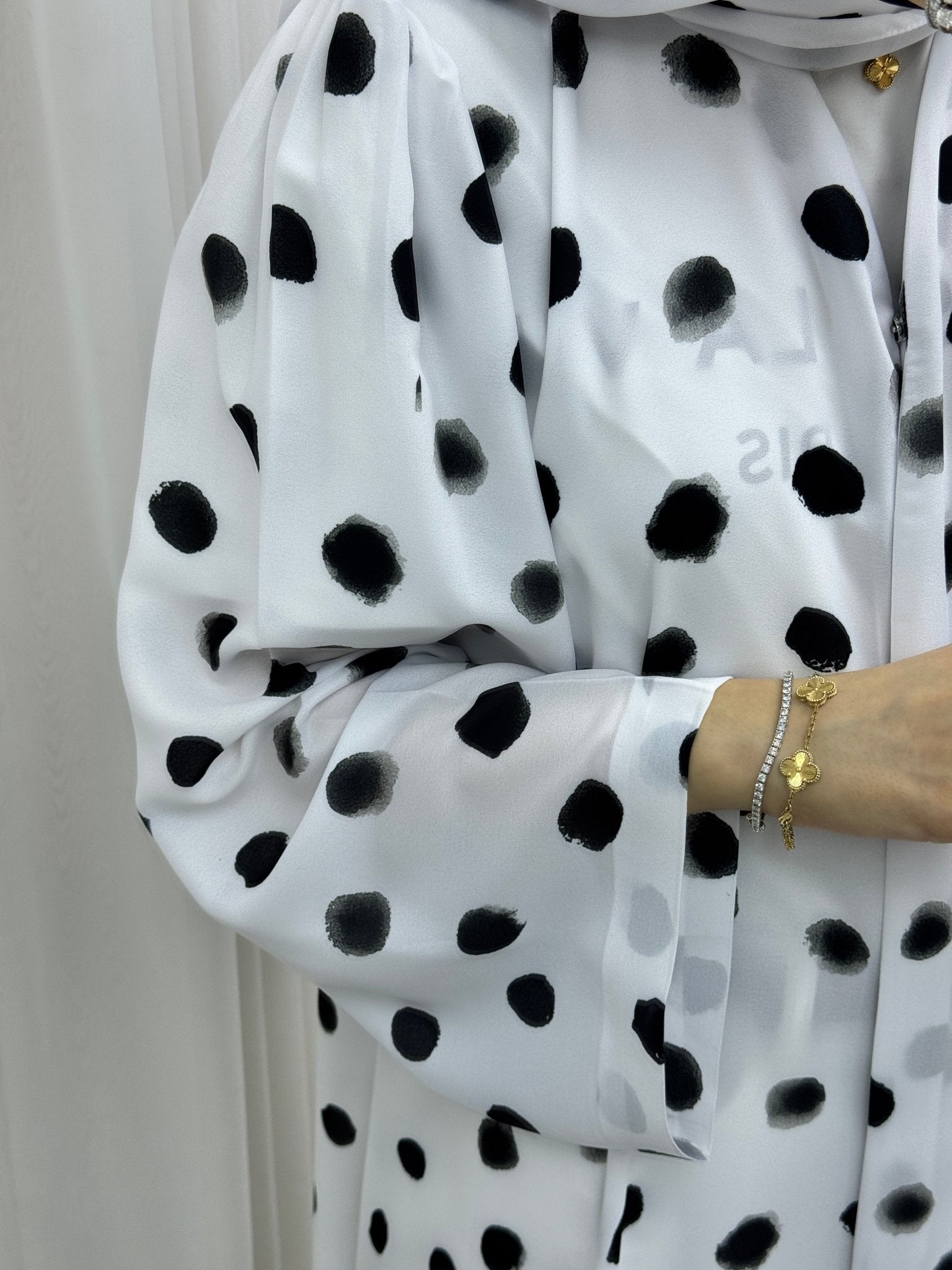 C 1528 - 02 White Polka Dot Abaya