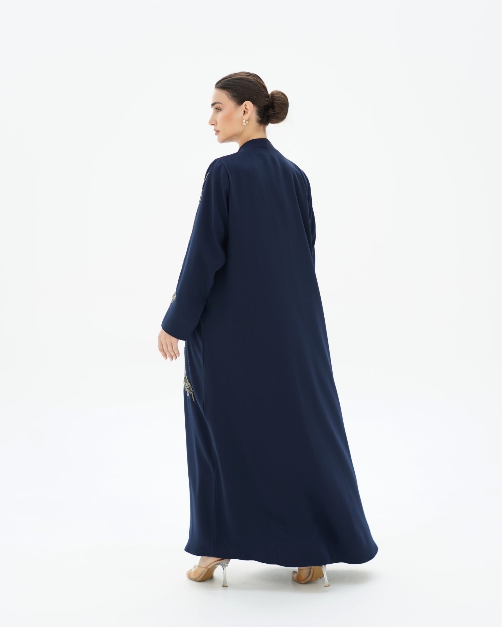 C 1706 Samira Abaya