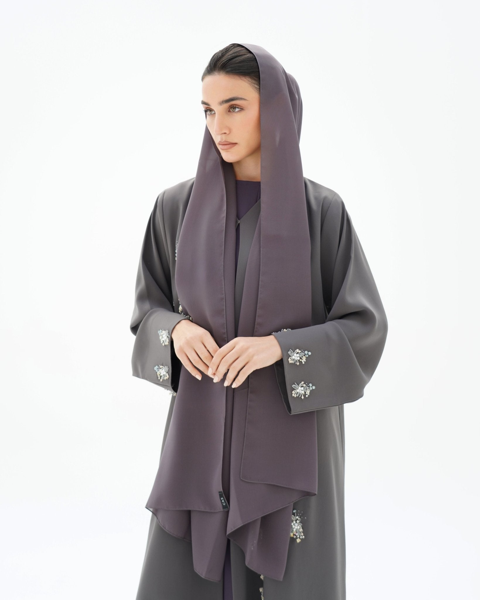 C 1711 Mira Abaya