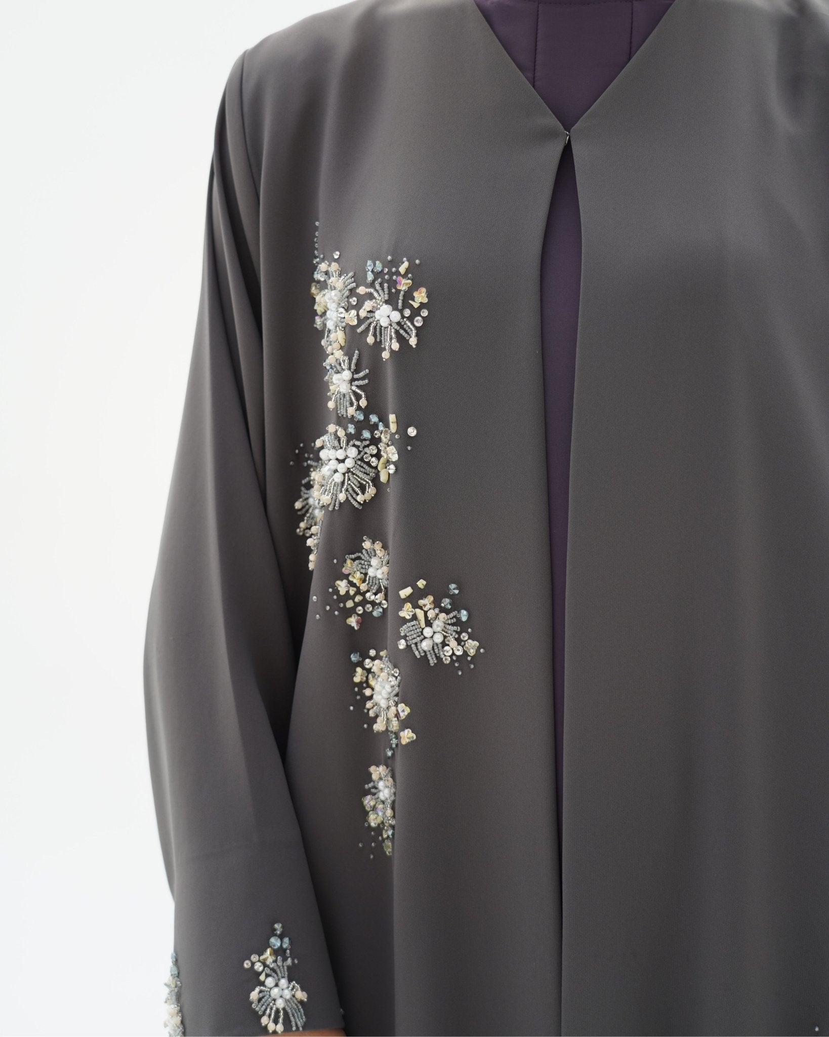 C 1711 Mira Abaya