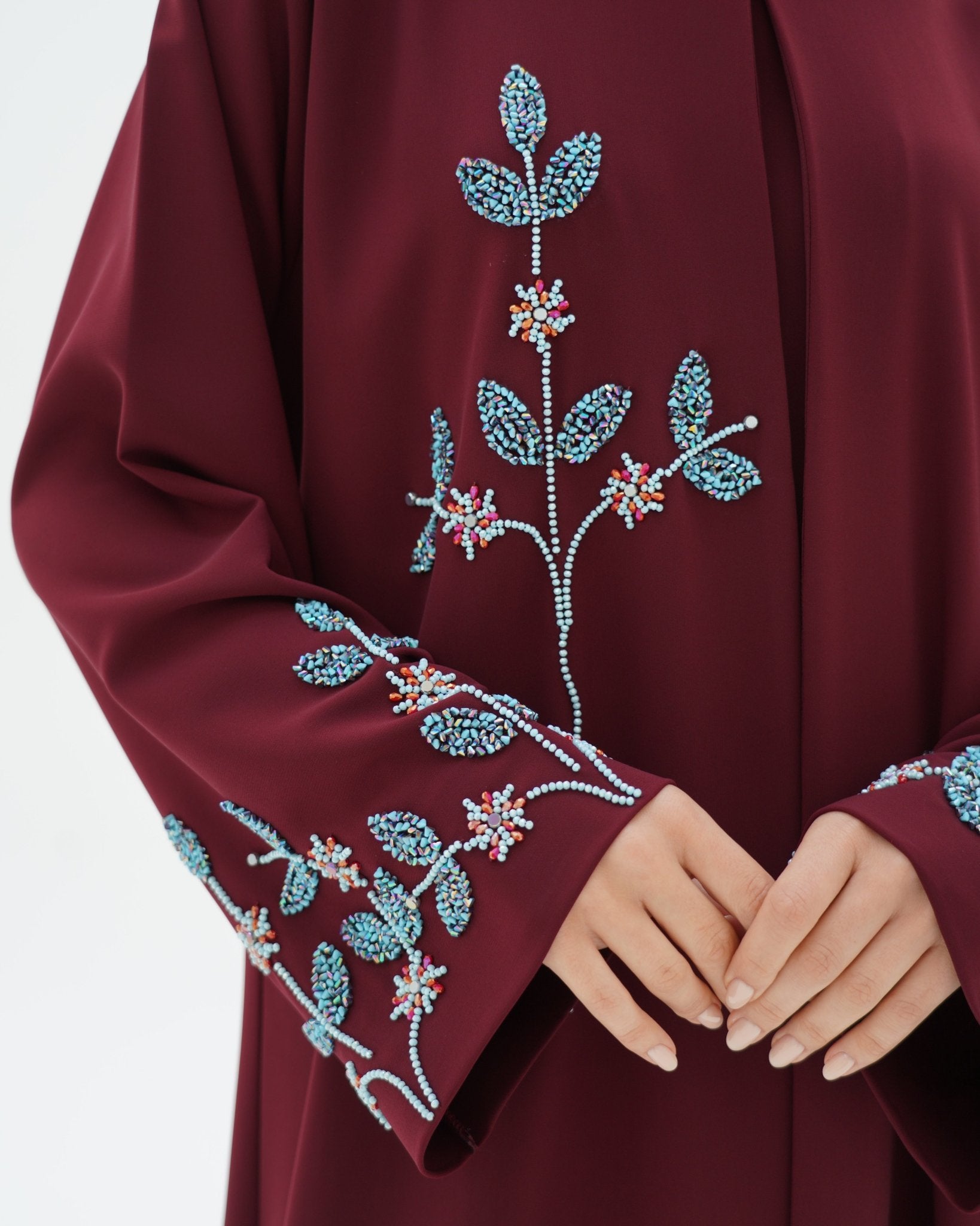 C 1712 Sheikha Abaya