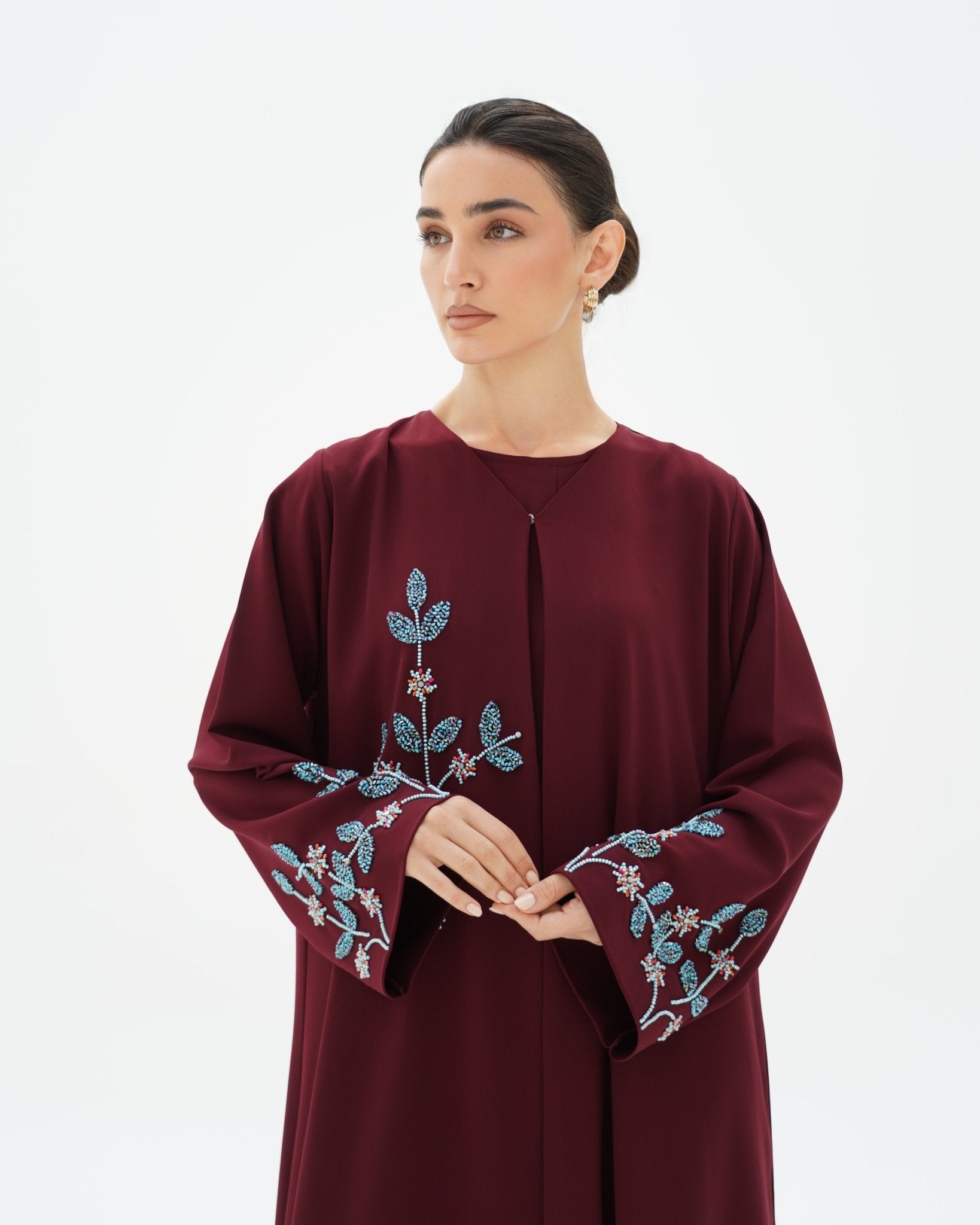 C 1712 Sheikha Abaya