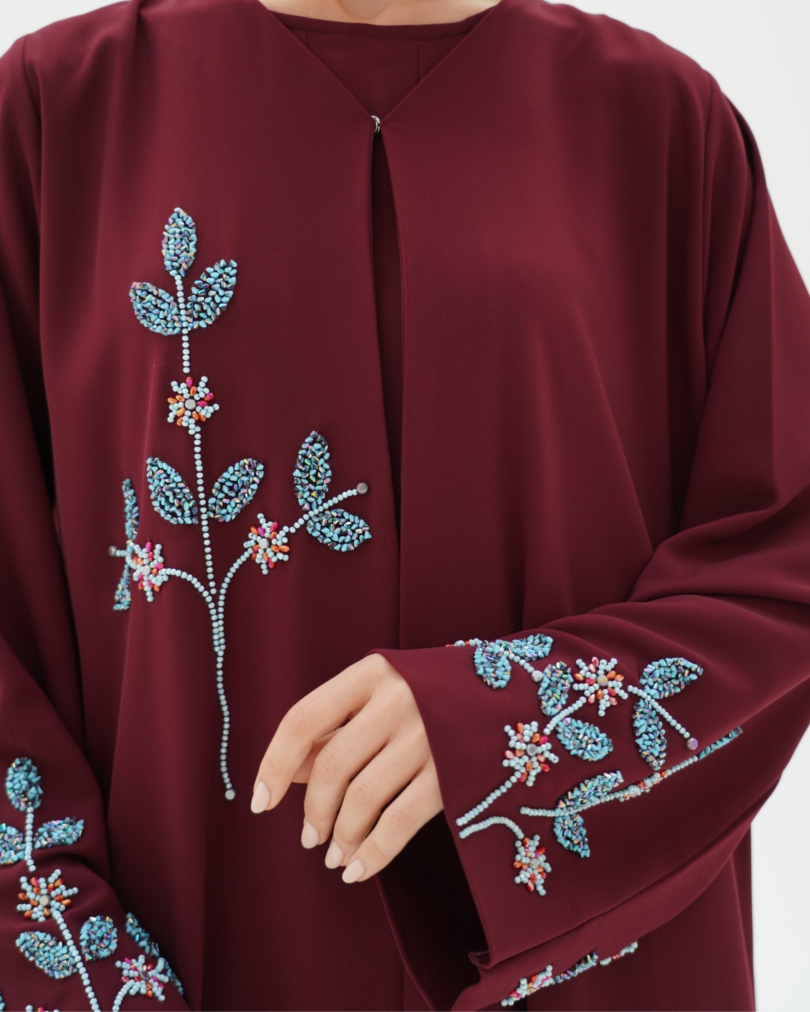 C 1712 Sheikha Abaya