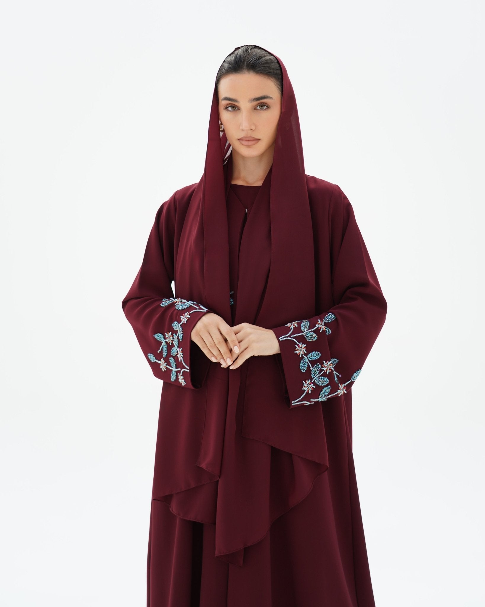 C 1712 Sheikha Abaya