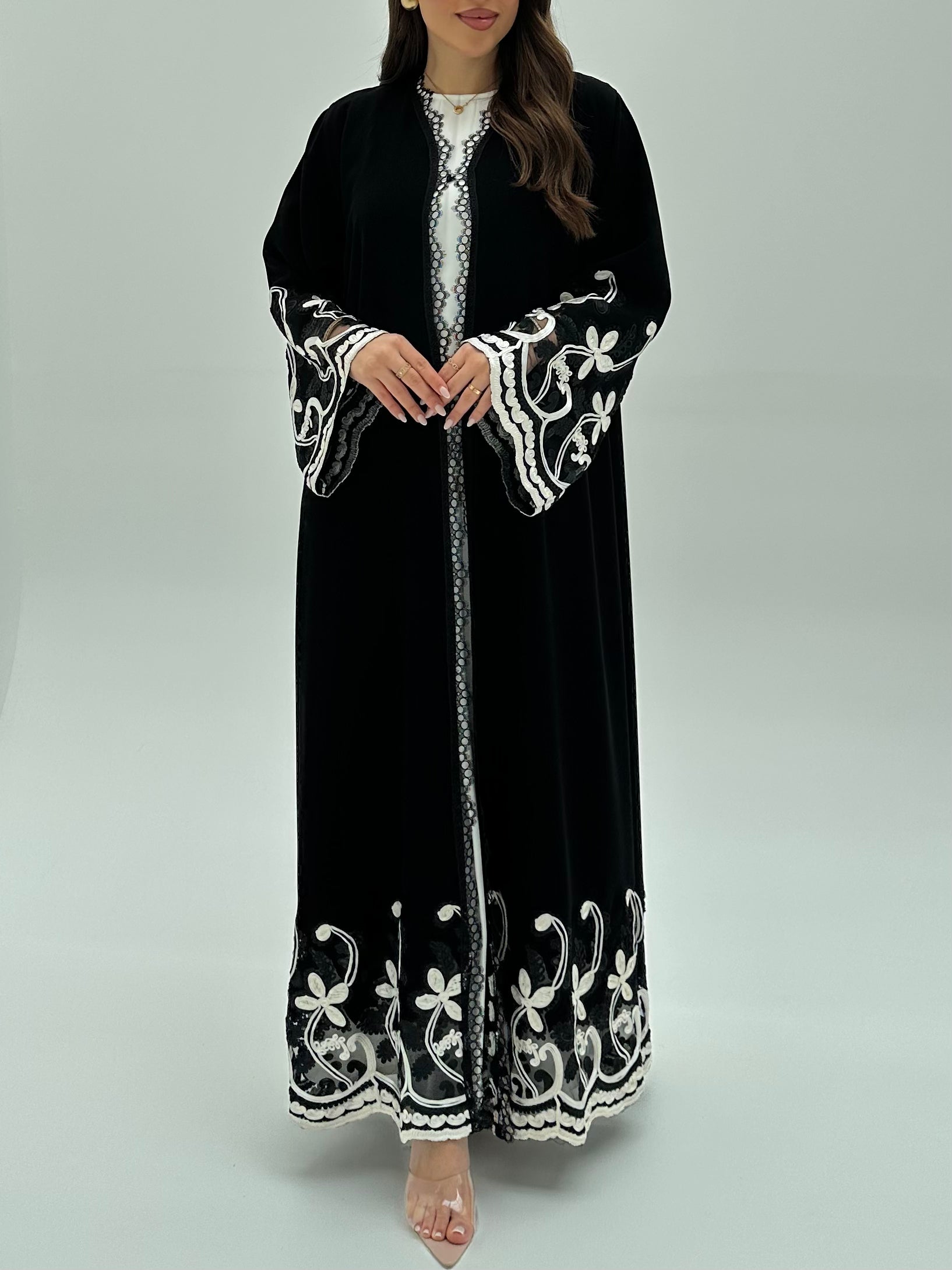 C 1926 Black Floral Lace Abaya