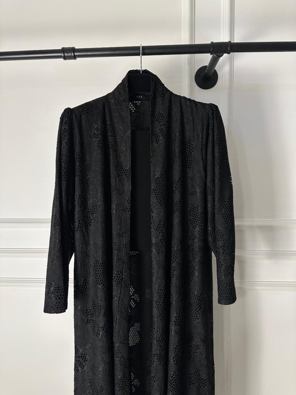 C 1981 Black Dantel Abaya