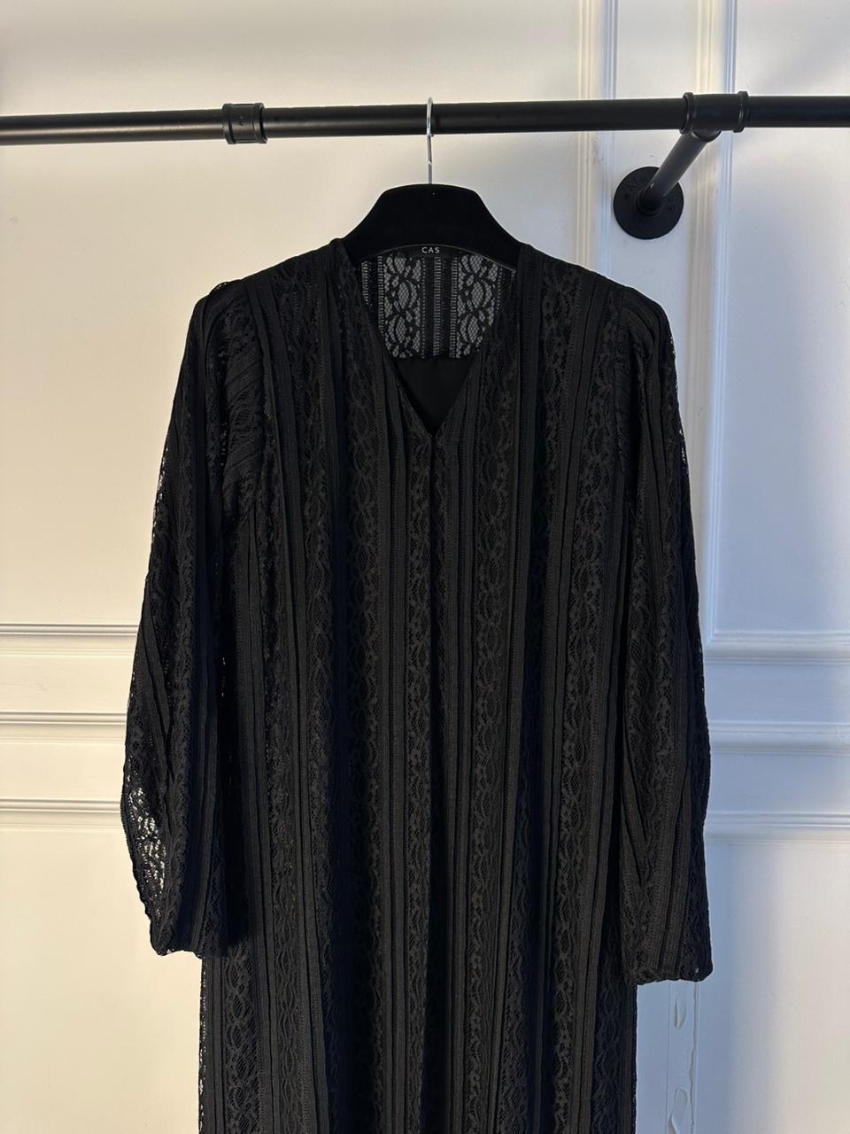 C 2123 Black Dantel Abaya