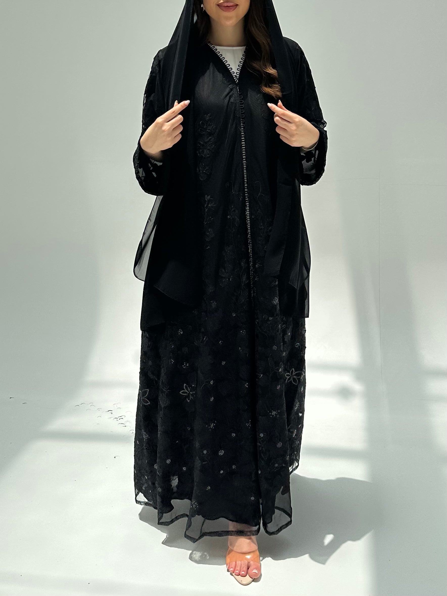 C 2211 Black Floral Dantel Abaya