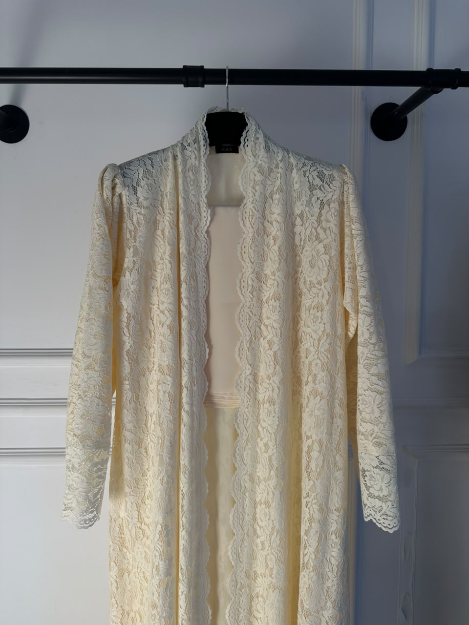 C 2324-04 Butter Yellow Dantel Abaya