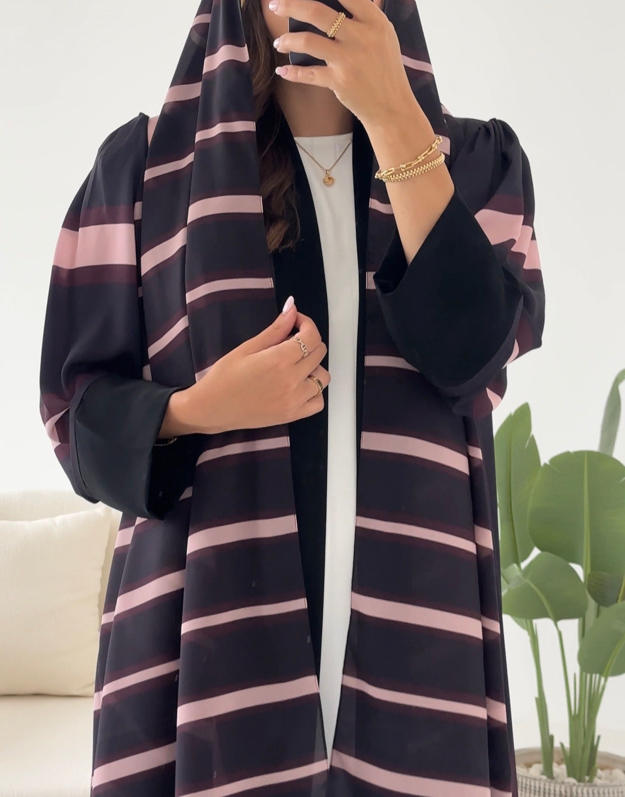 C 2424 Burgundy Grey Printed Abaya