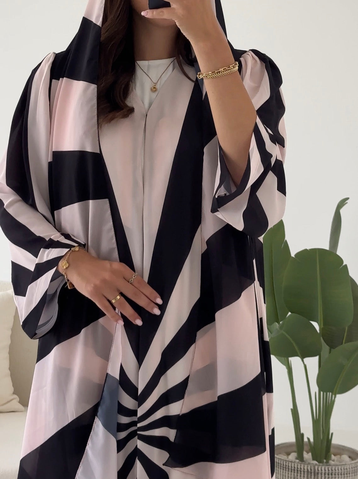 C 2429 Pale Pink Printed Abaya