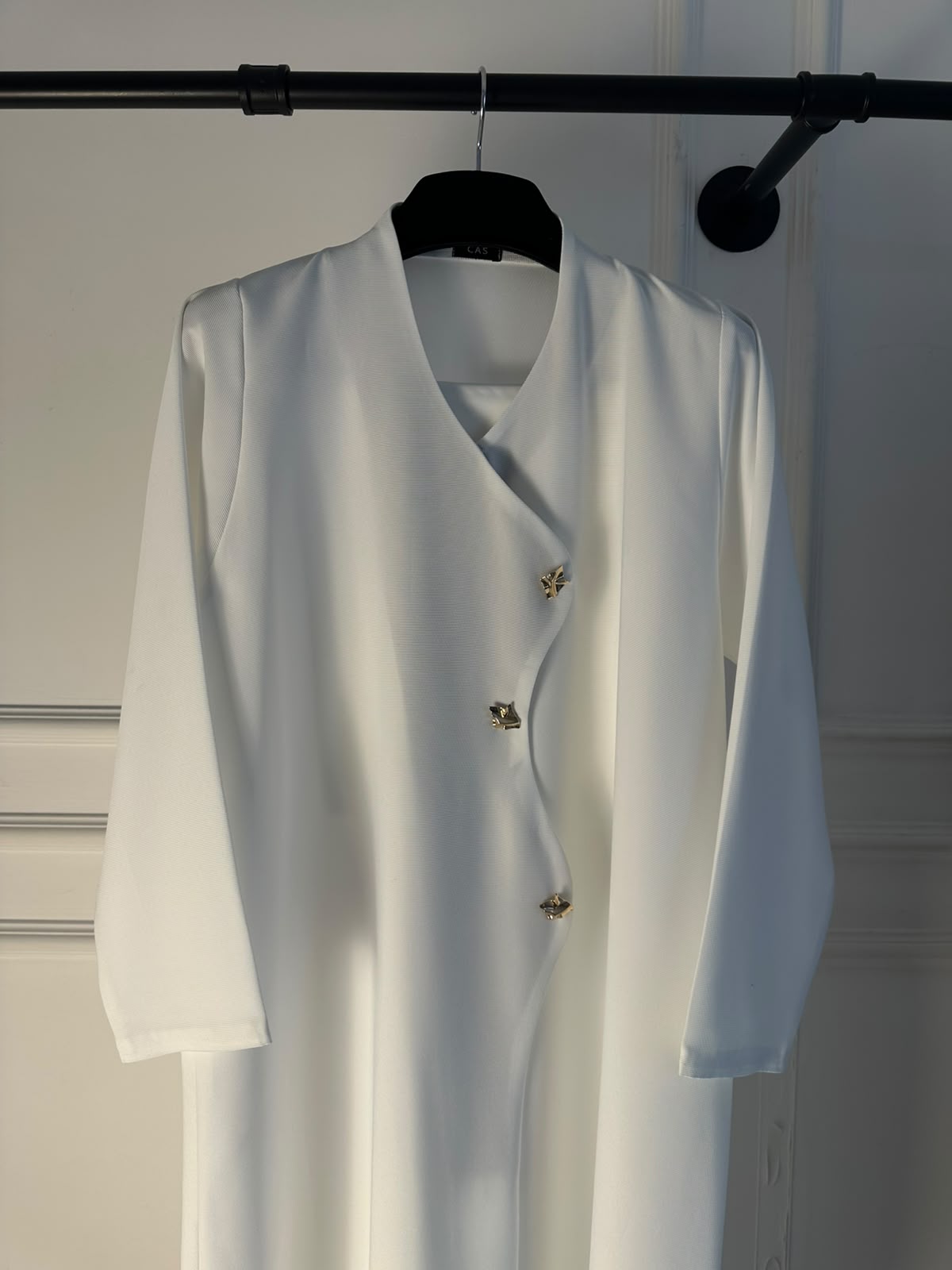 C 2453-01 White Abaya