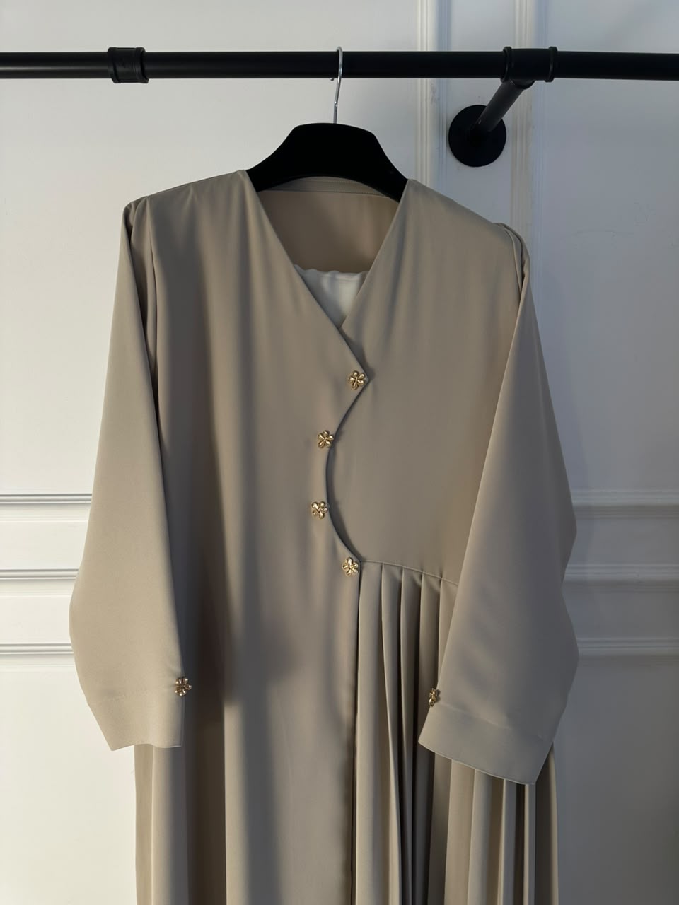 C 2462 Beige Pleated Abaya