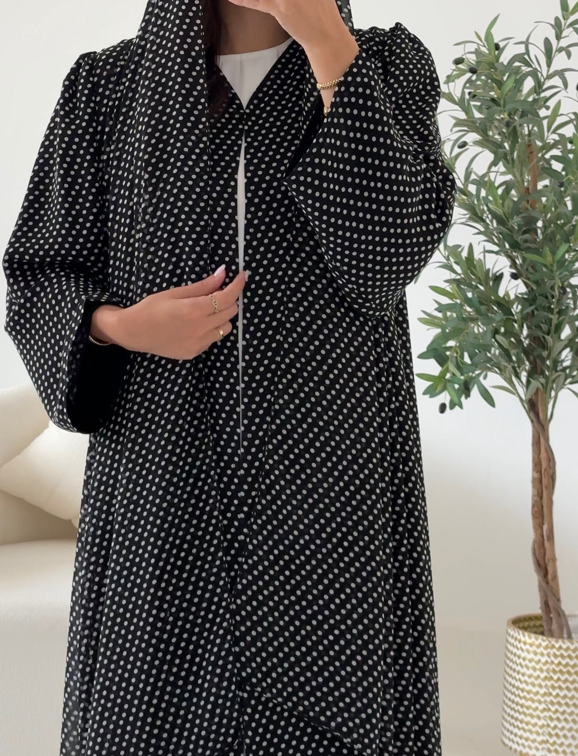 C 2539 Black Polka Dot Printed Abaya
