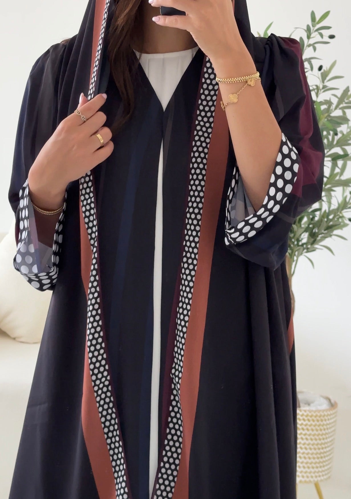 C 2556 Navy Grey Polka Printed Abaya