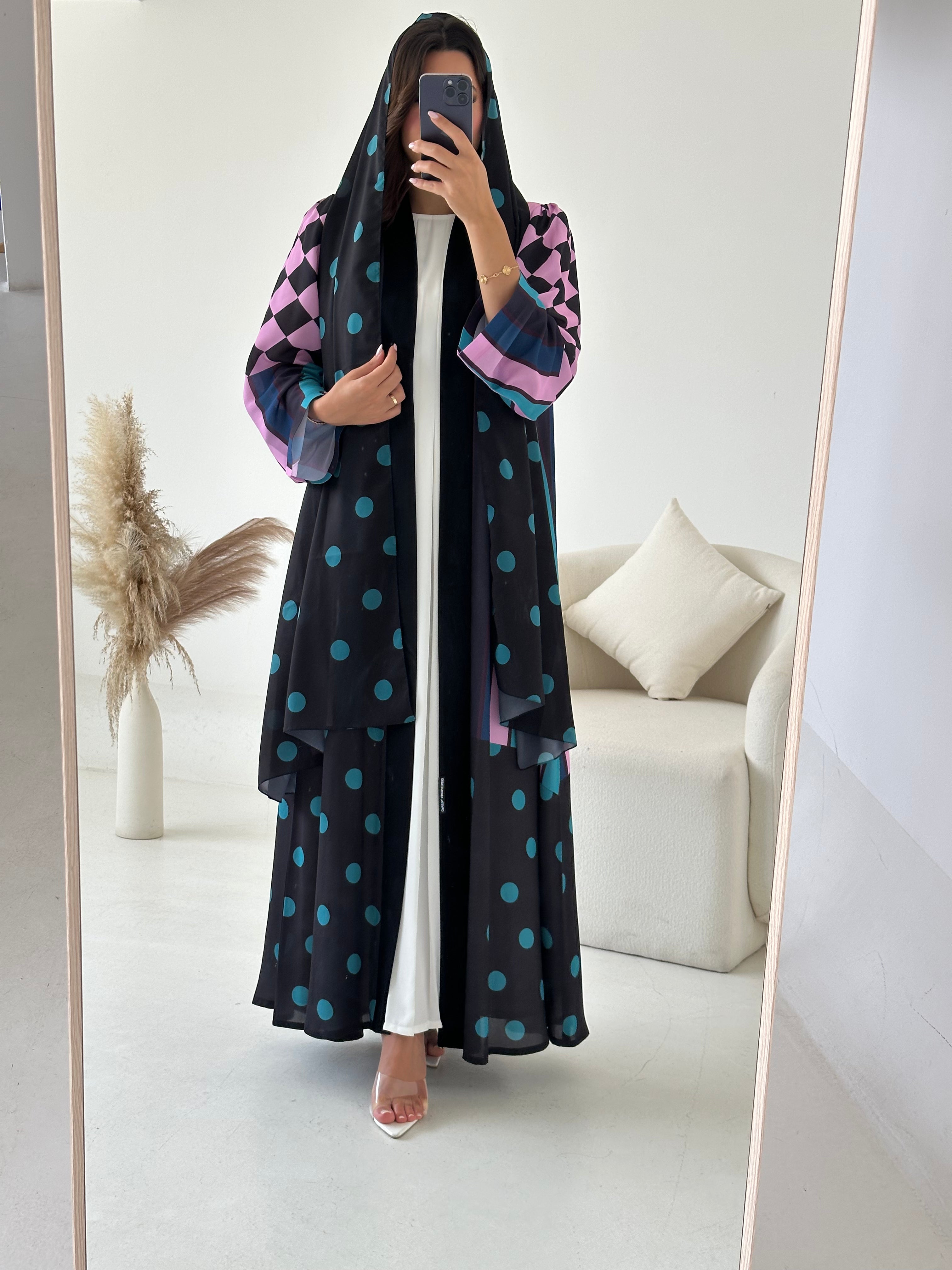 C 2624 Black White Printed Abaya
