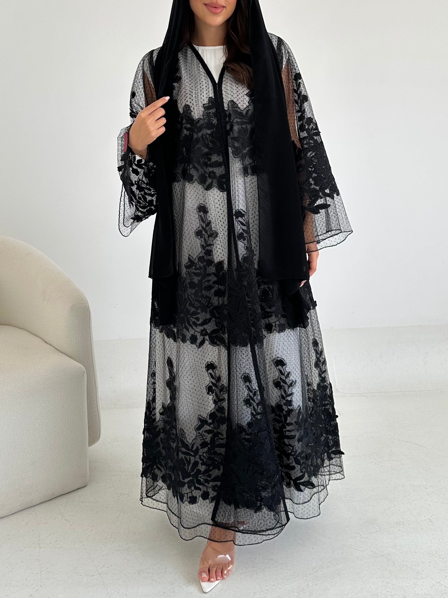 C 2638 Black Crystal Dantel Abaya