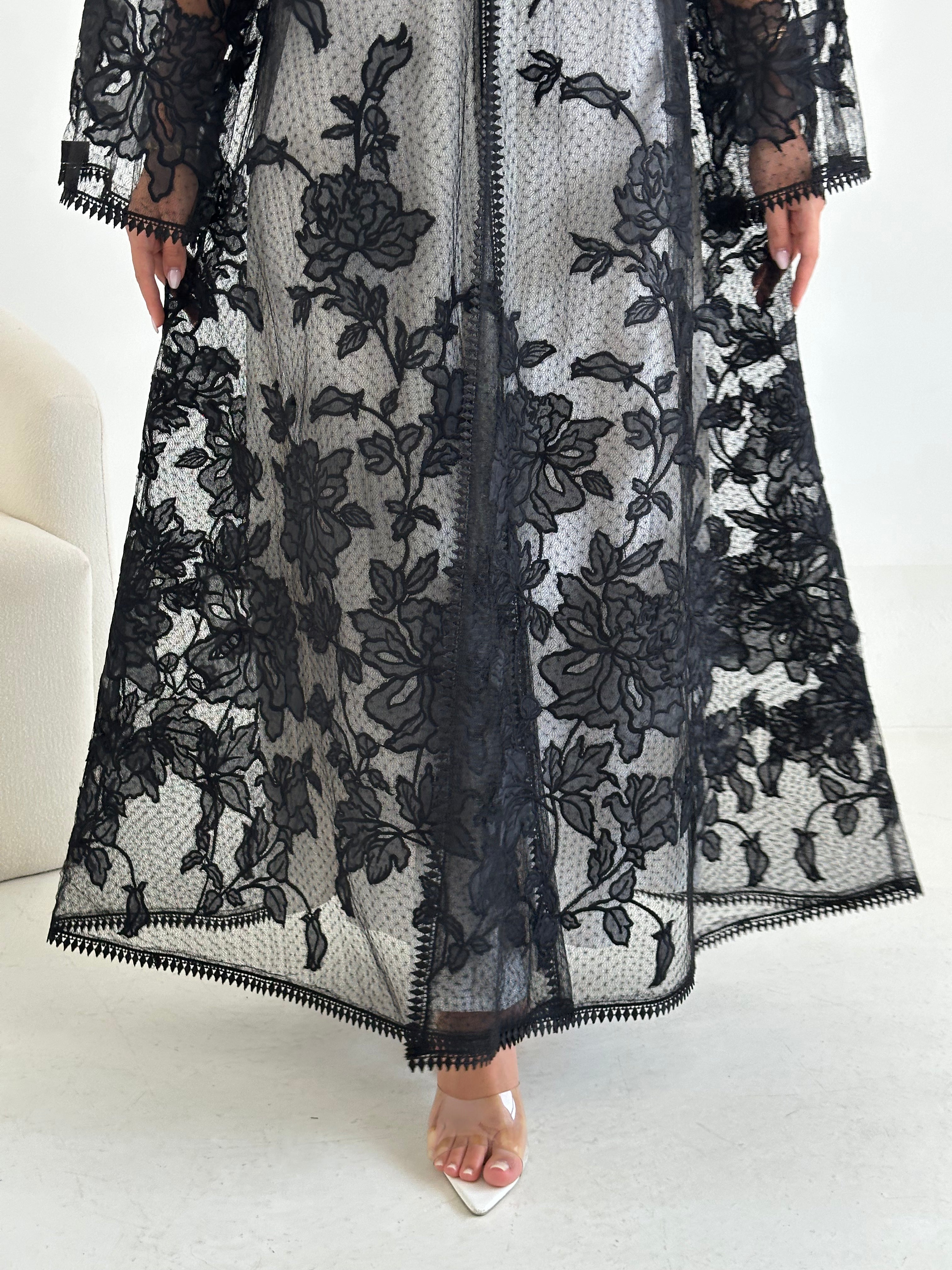 C 2639 Black Floral Dantel Abaya