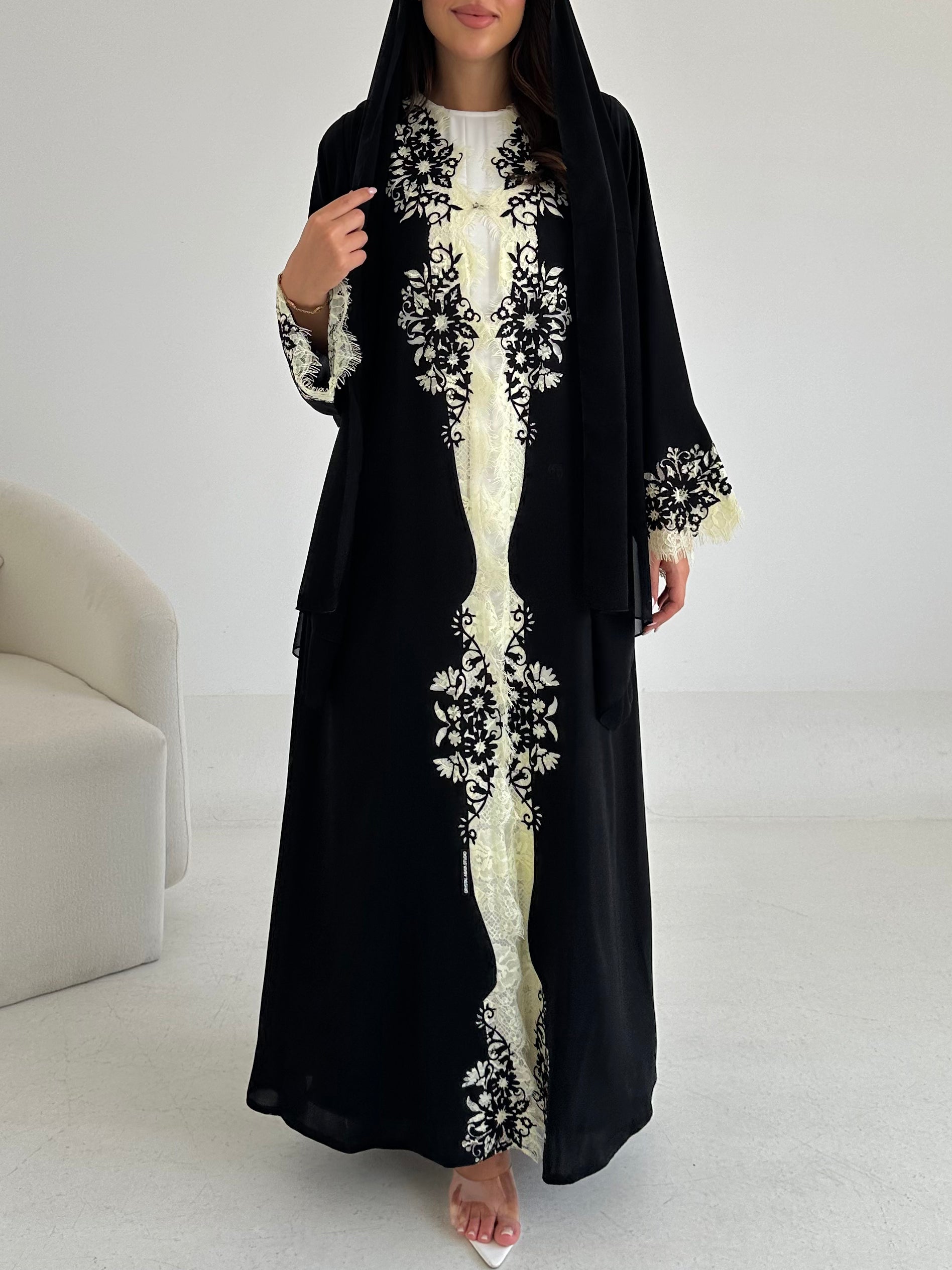 C 2642 Black Dantel Abaya