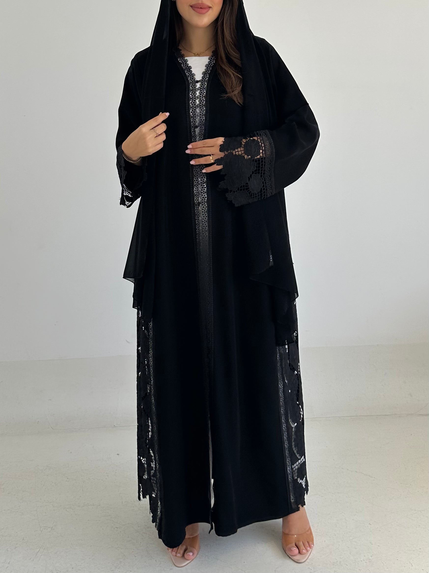C 2747 Black Floral Dantel Abaya
