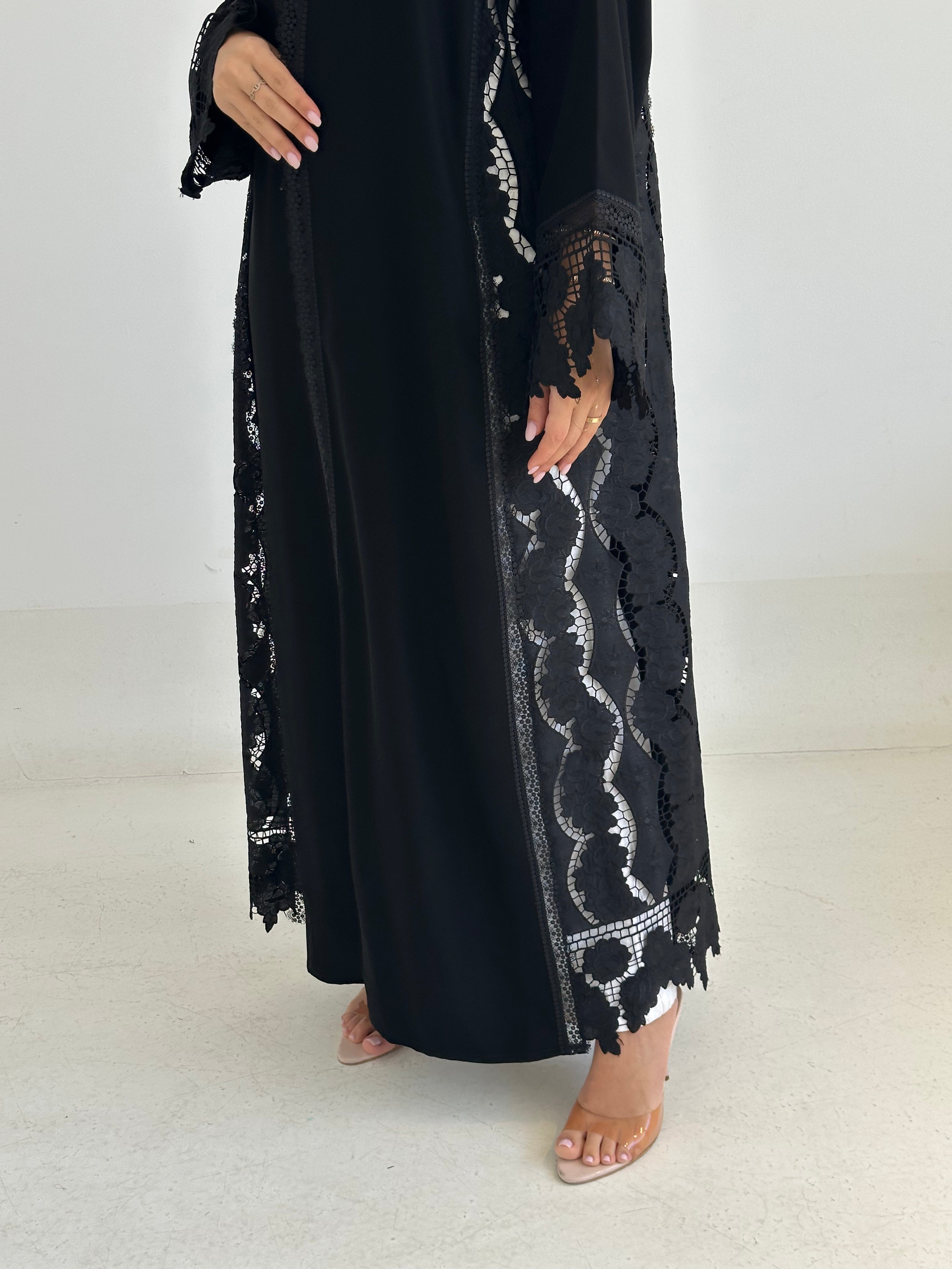 C 2747 Black Floral Dantel Abaya