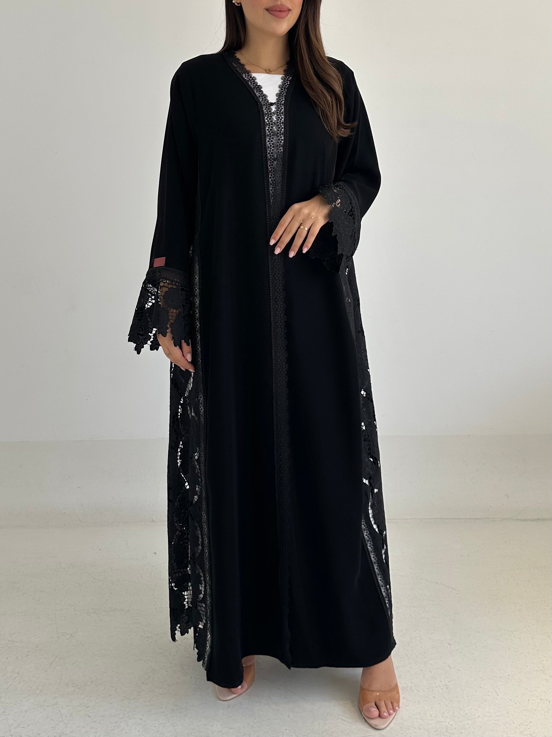 C 2747 Black Floral Dantel Abaya