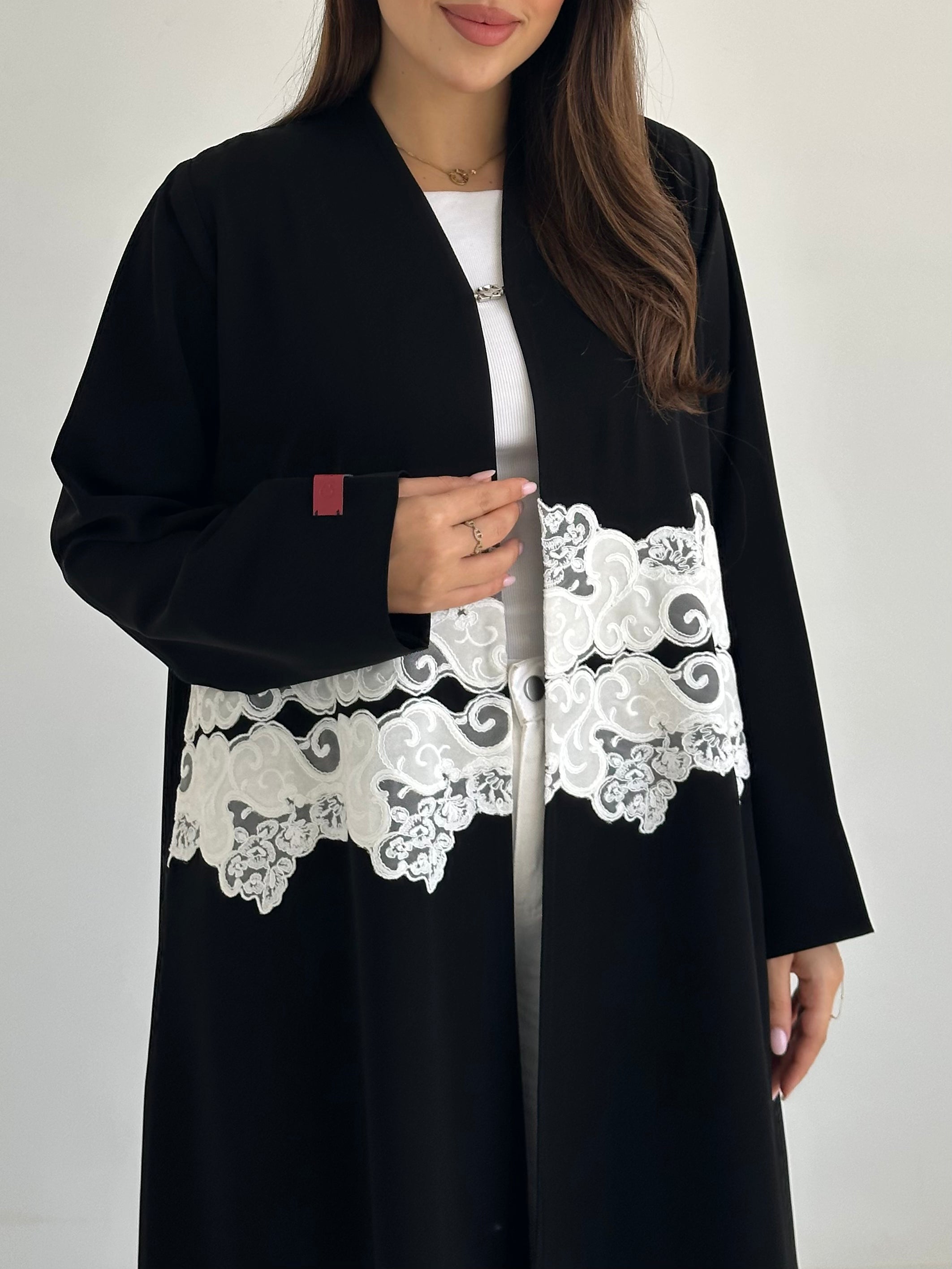 C 2750 Black White Dantel Abaya